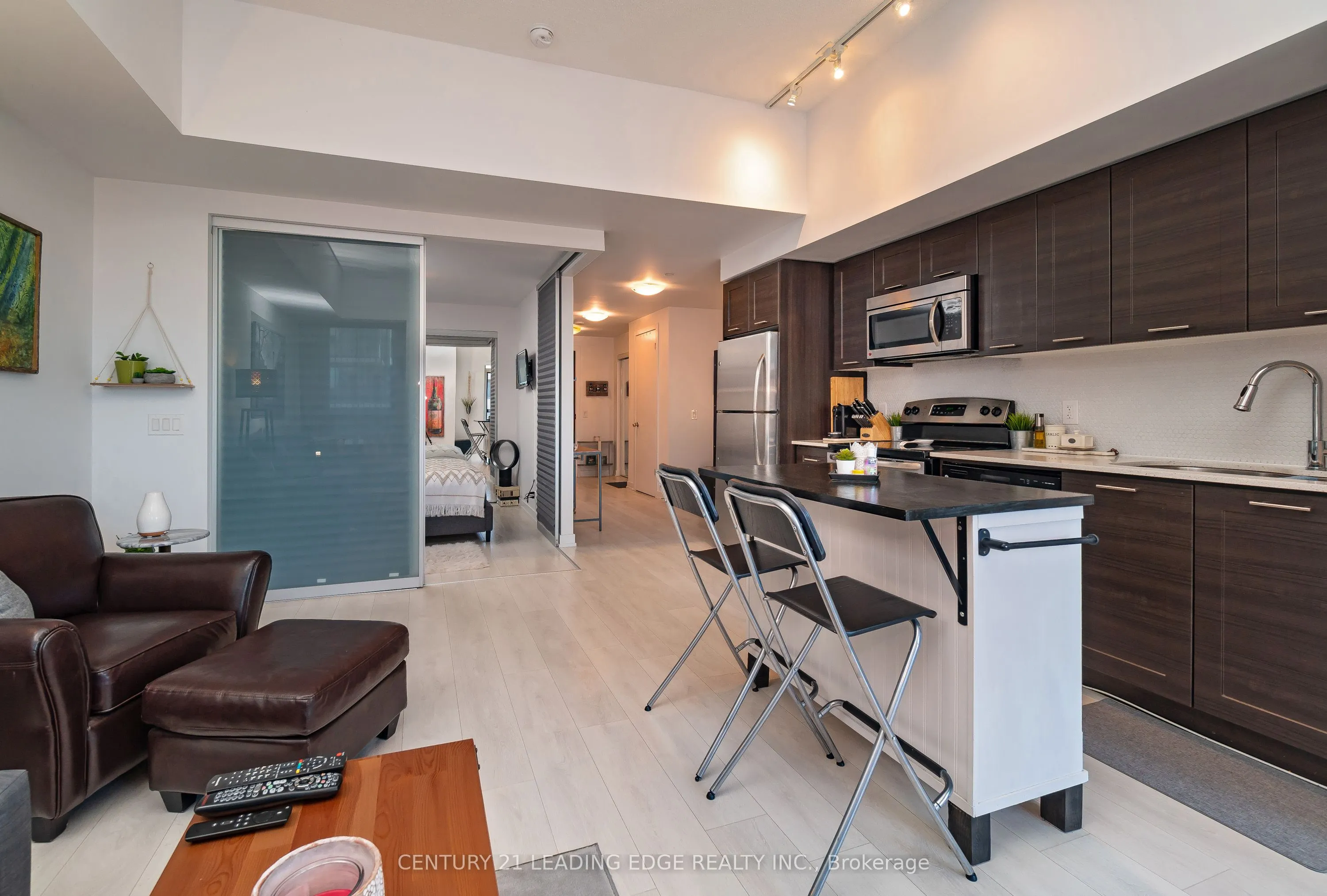 2212 LAKESHORE Boulevard W, #811