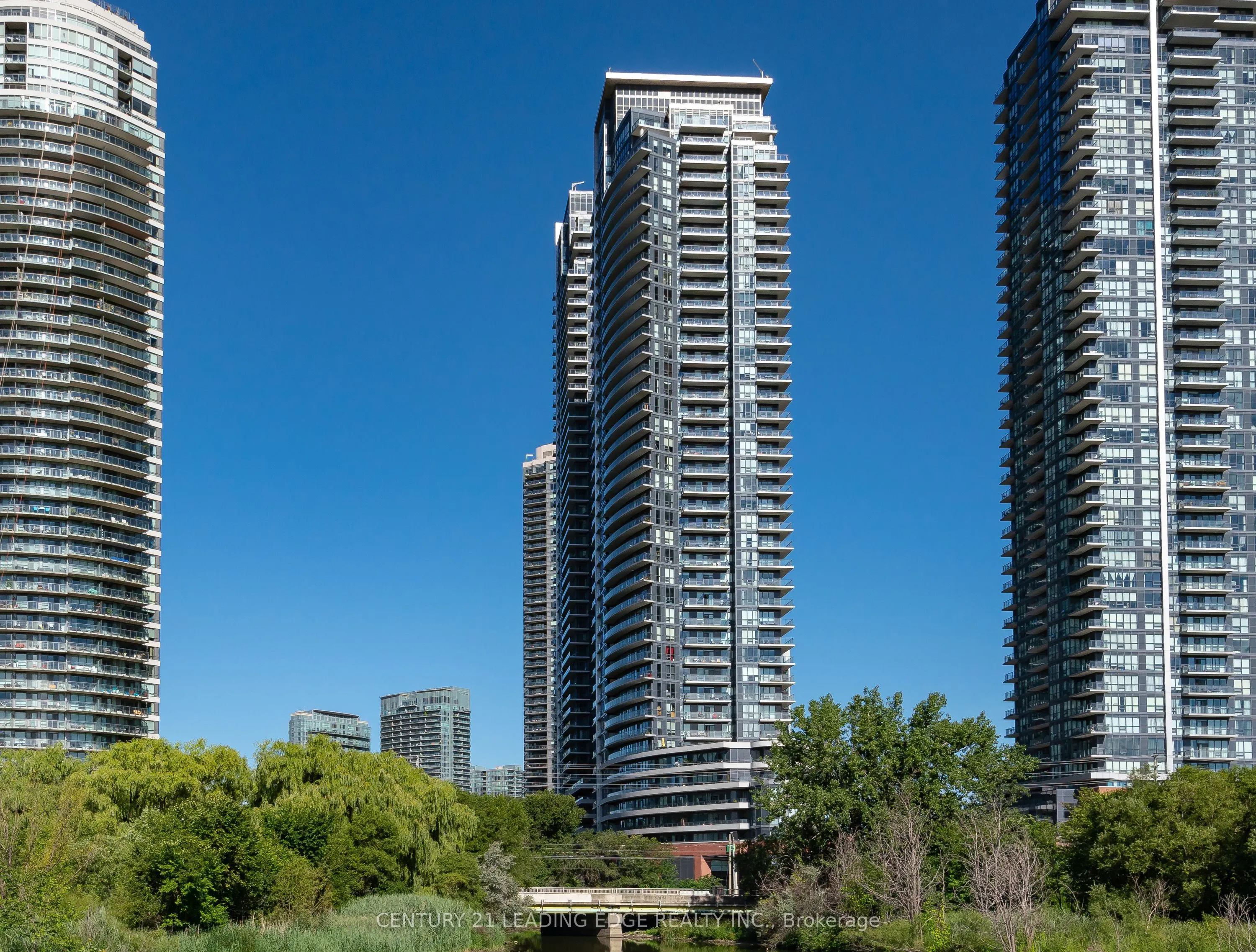2212 LAKESHORE Boulevard W, #811