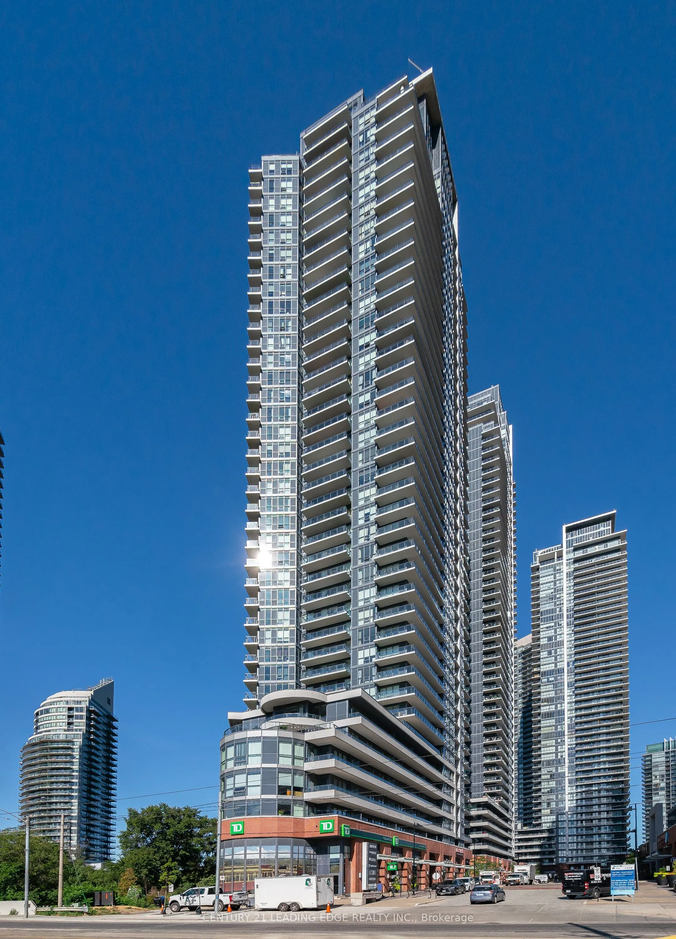 2212 LAKESHORE Boulevard W, #811