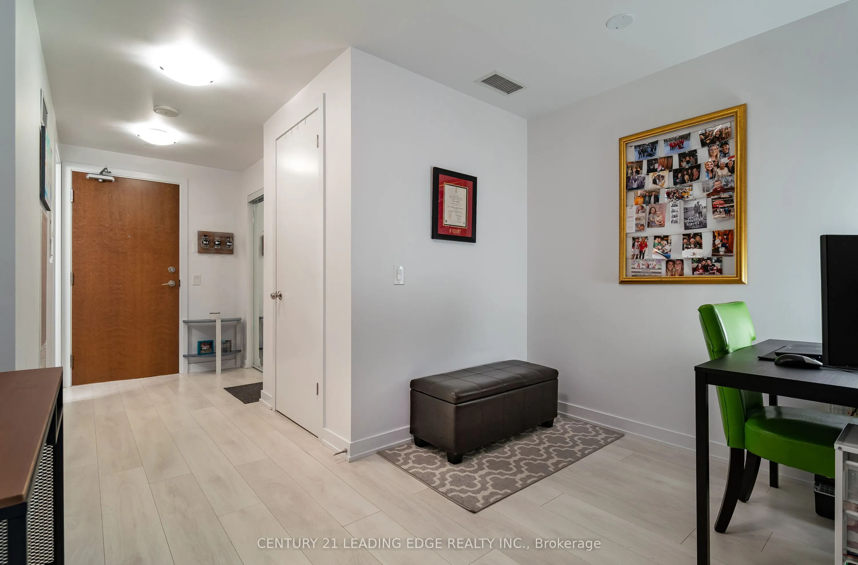 2212 LAKESHORE Boulevard W, #811