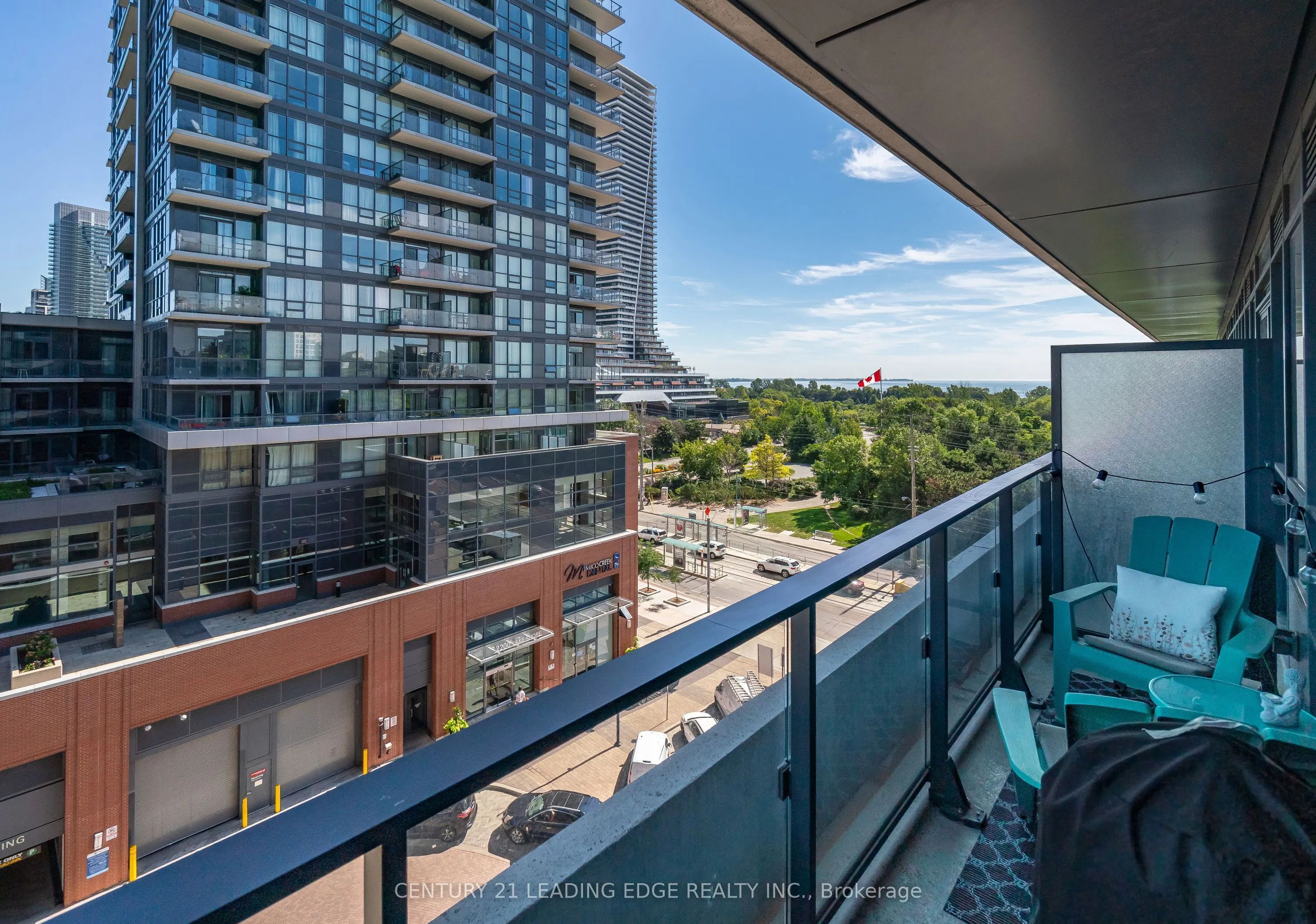 2212 LAKESHORE Boulevard W, #811