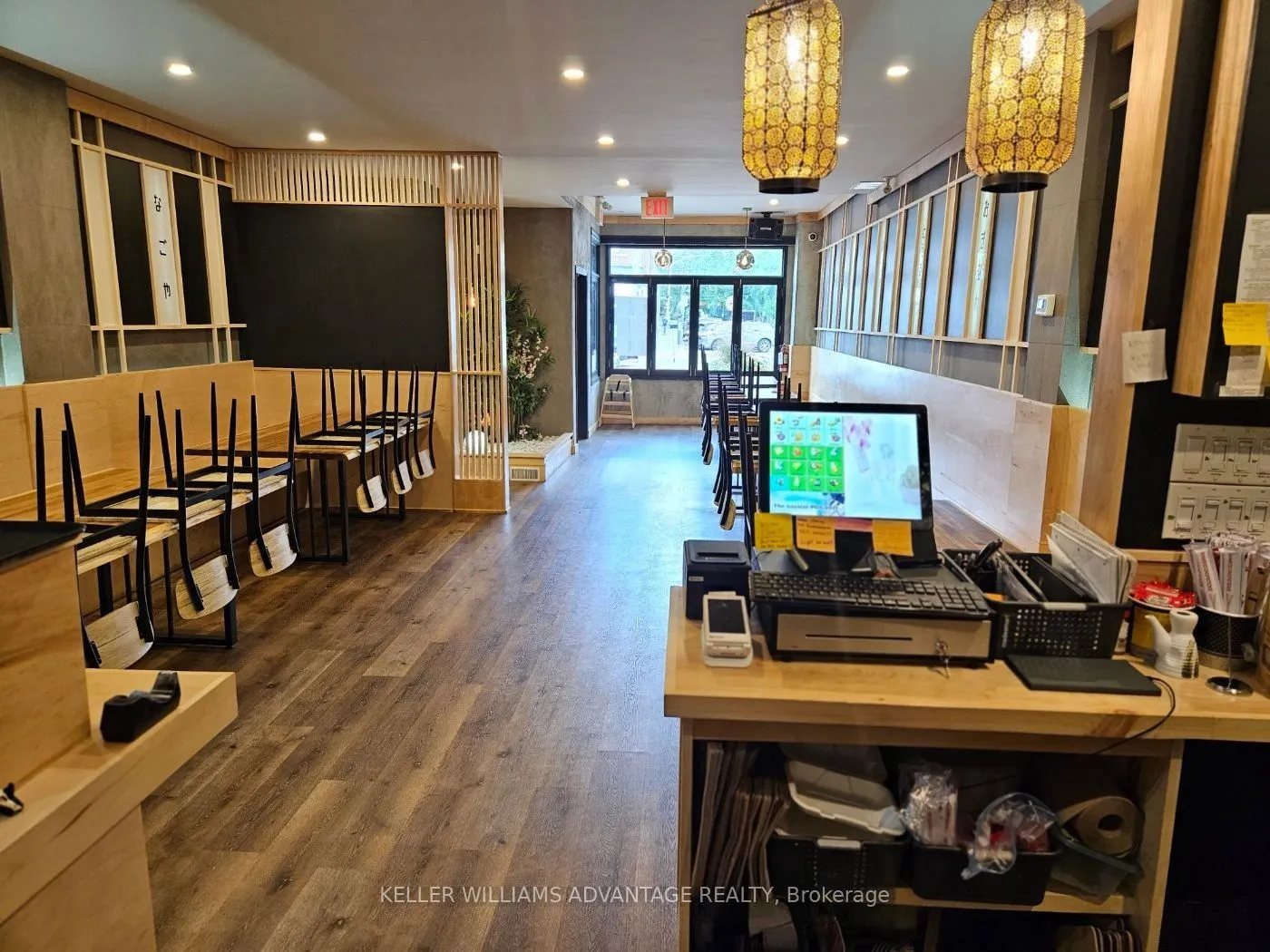 3073 Bloor Street W, #Main