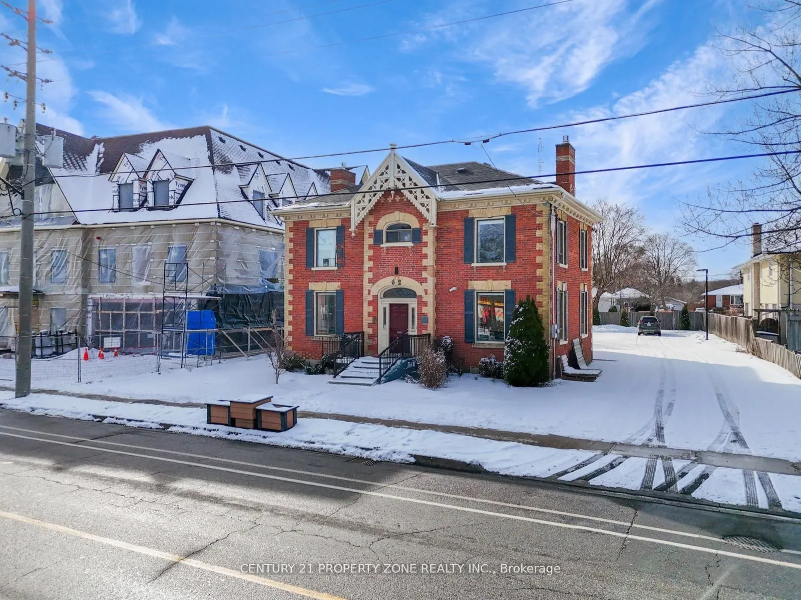 62 Queen Street S