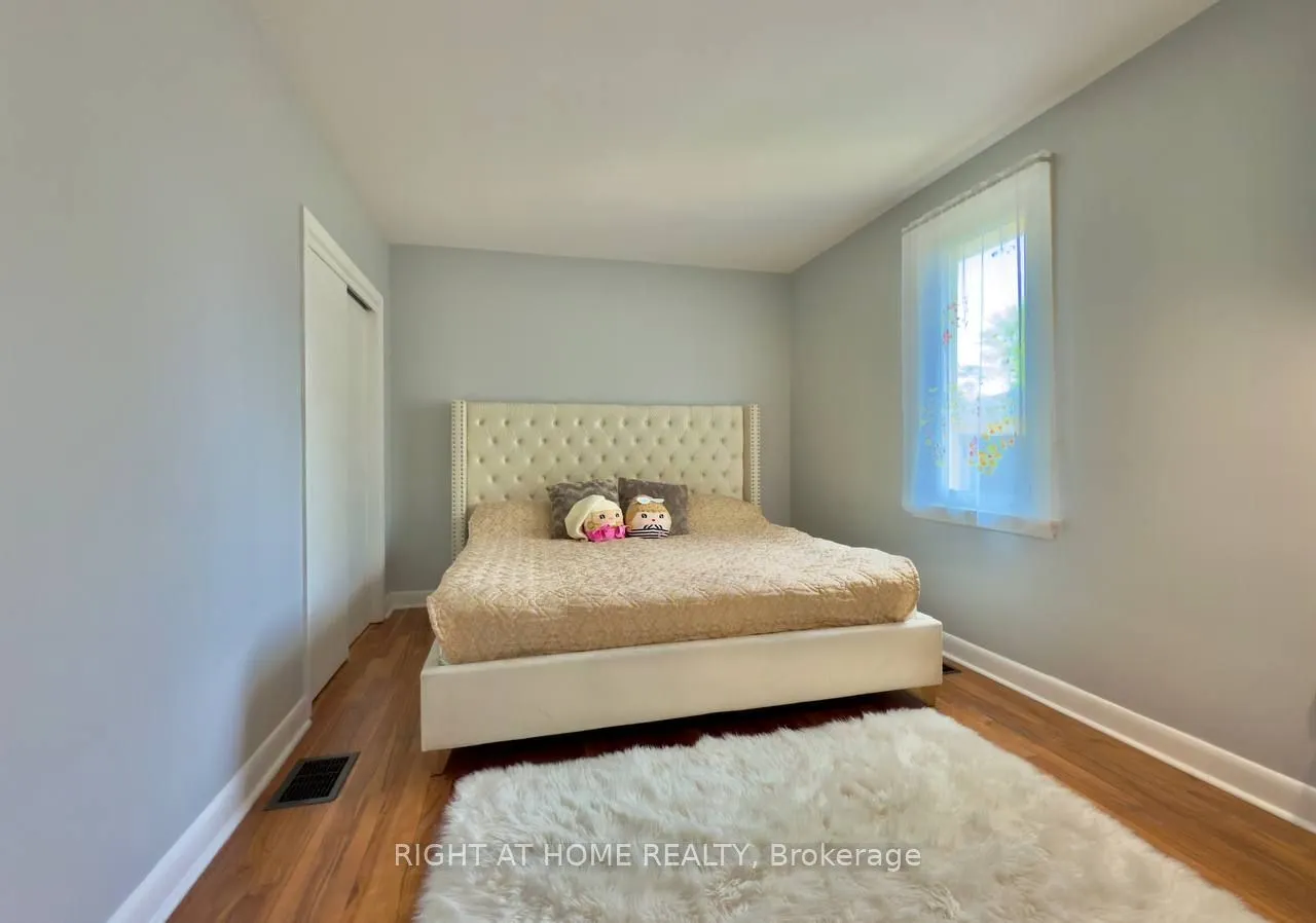 25 Burlingame Road