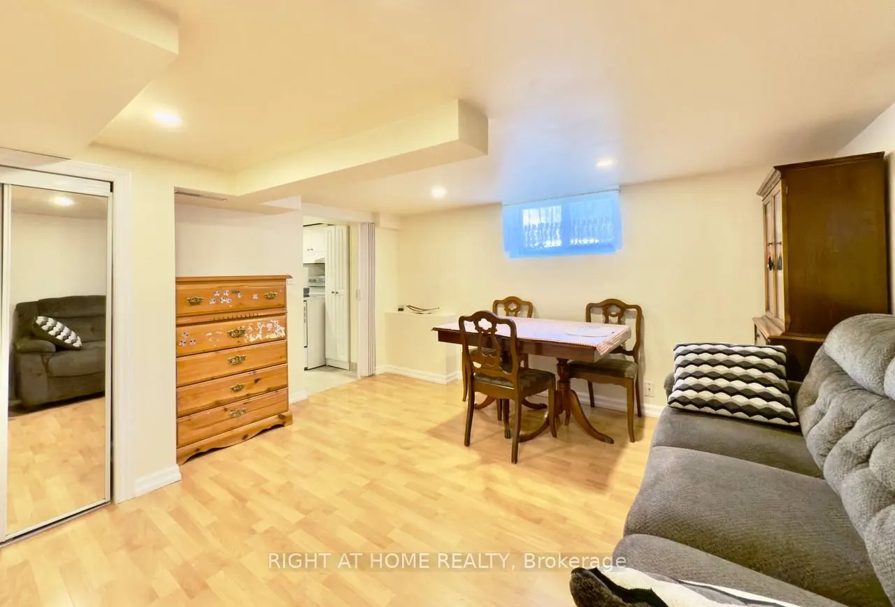 25 Burlingame Road