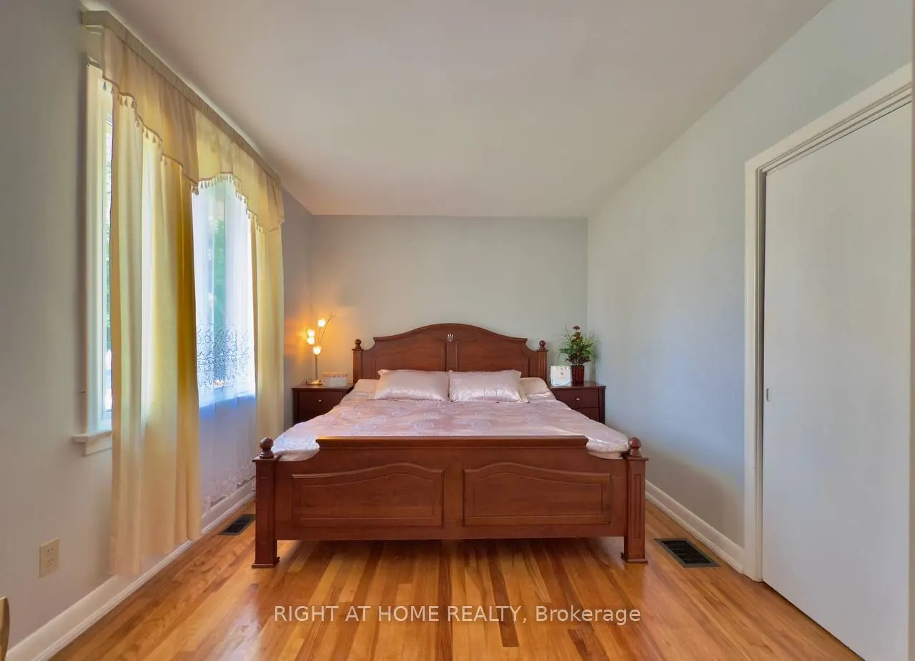 25 Burlingame Road