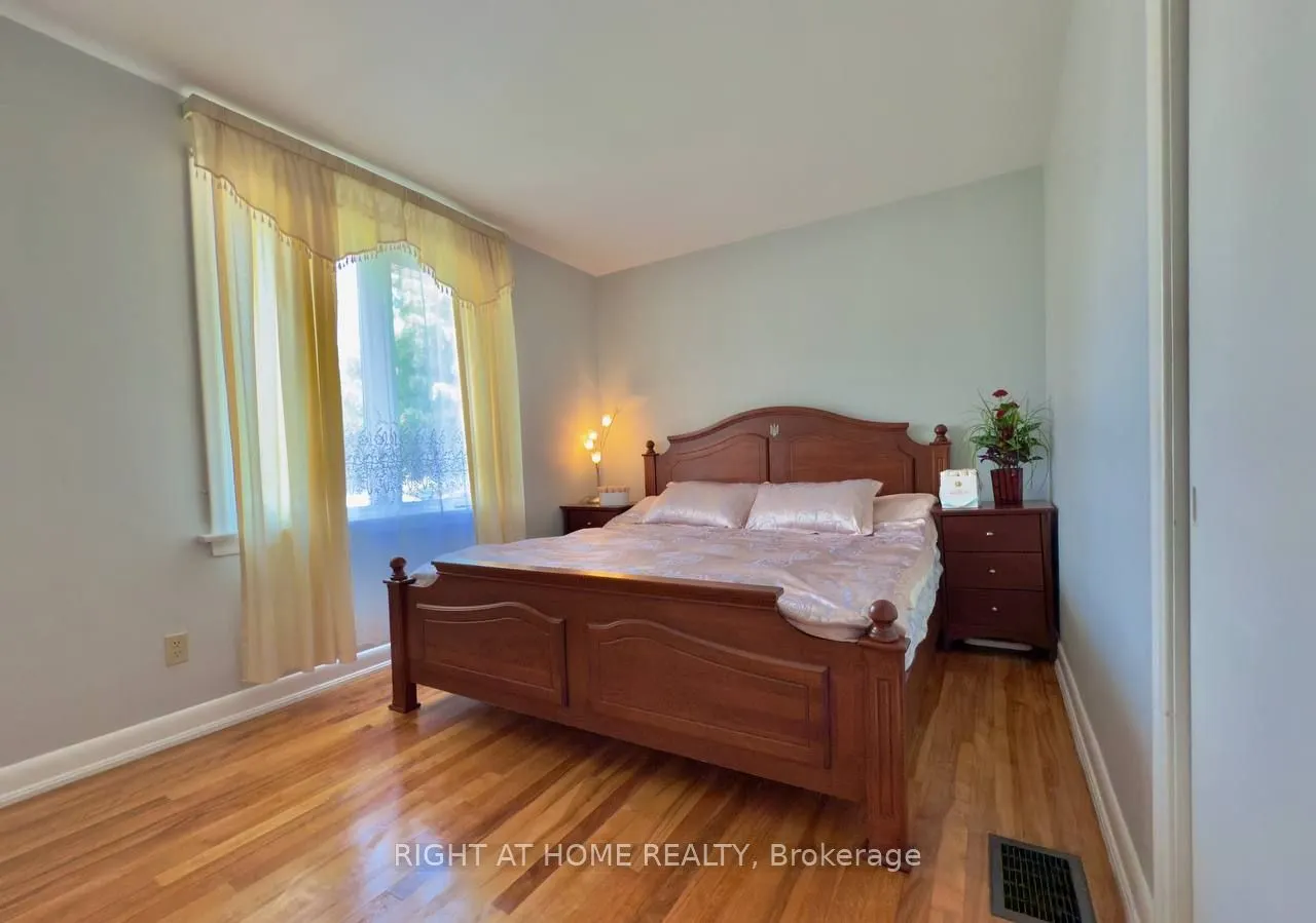 25 Burlingame Road