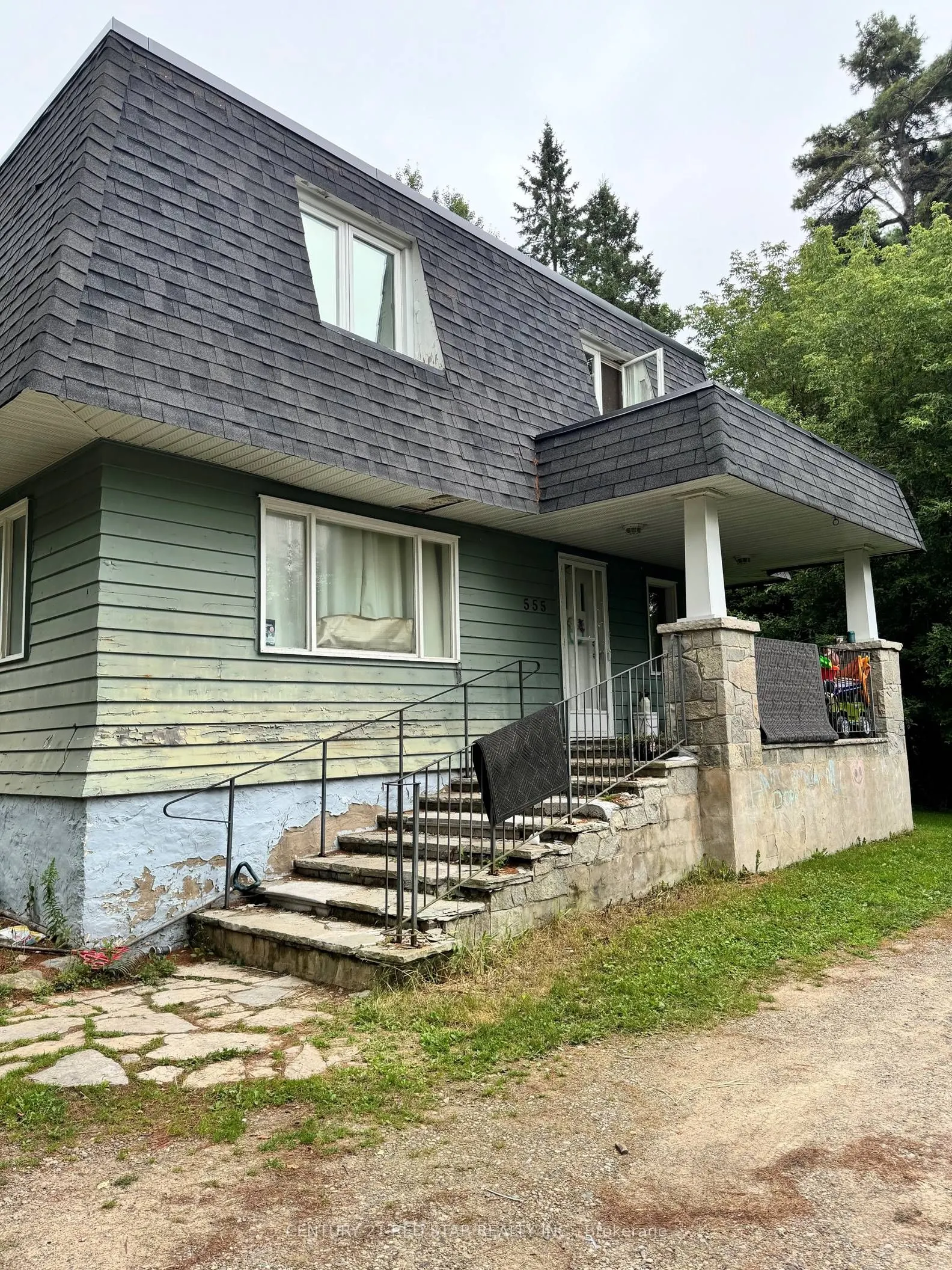 555 Broadway Avenue