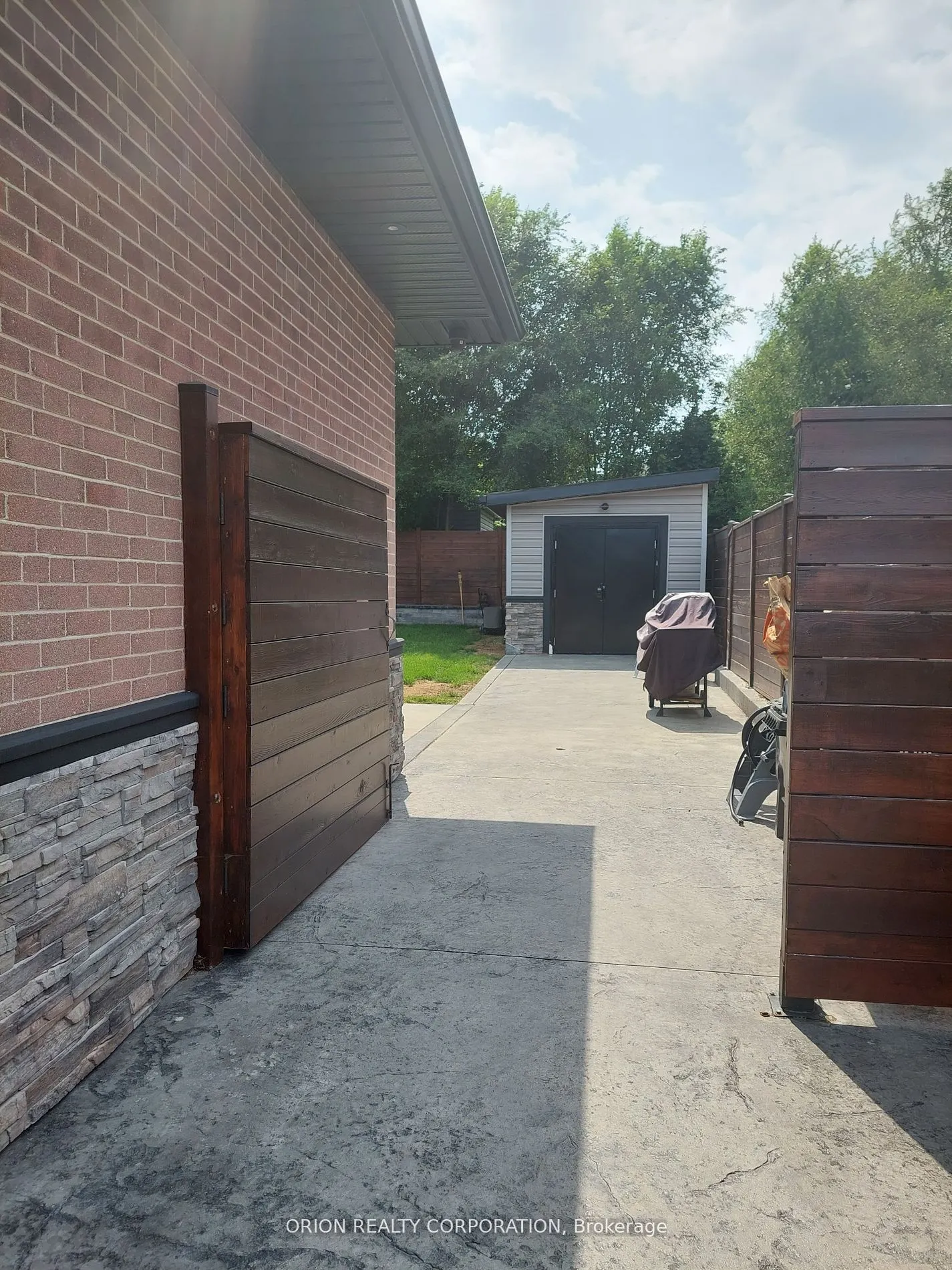 20 Bradbury Crescent