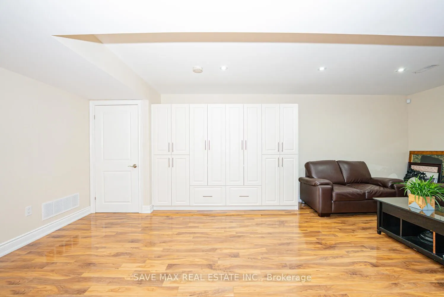 819 Millworks Crescent