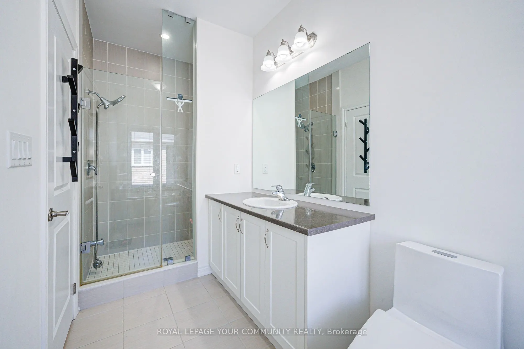 16 Angelfish Road