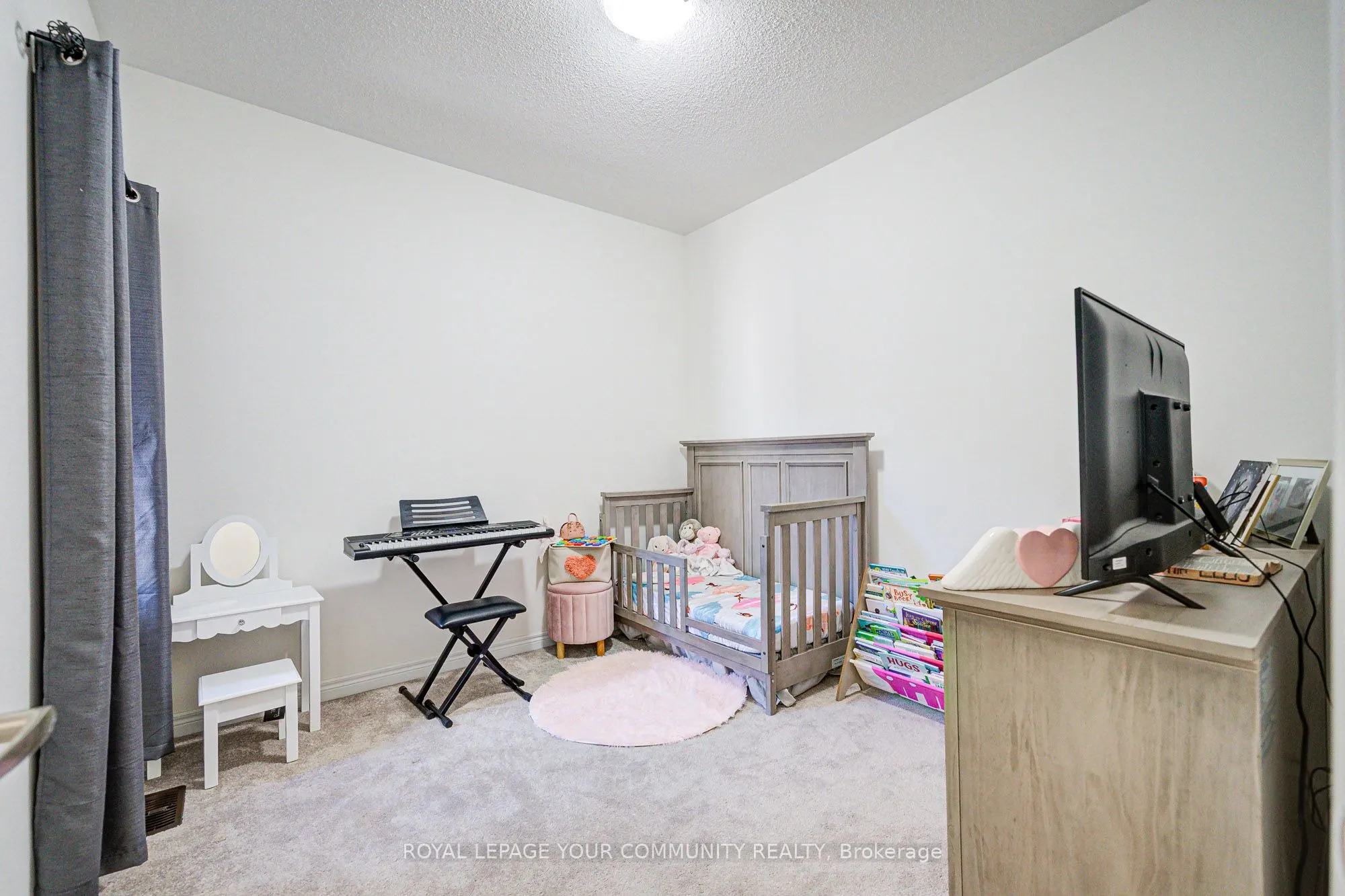 16 Angelfish Road