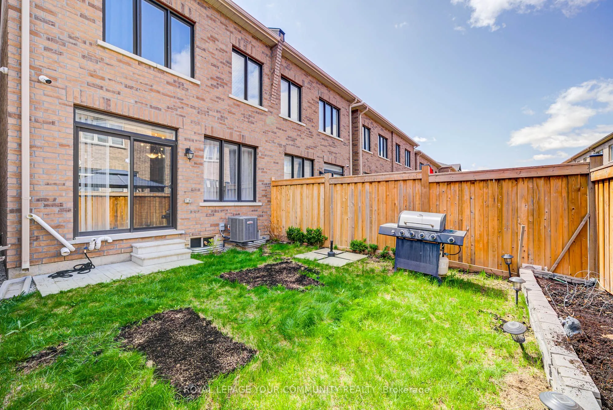 16 Angelfish Road