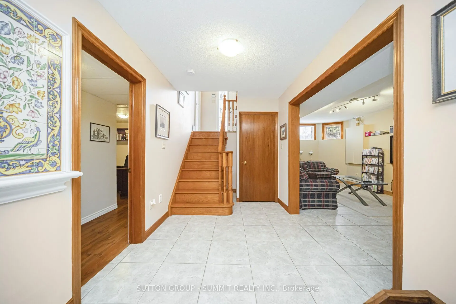 5981 RAYSHAW Crescent