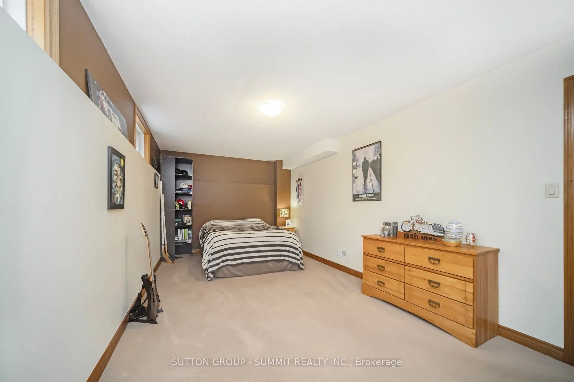 5981 RAYSHAW Crescent