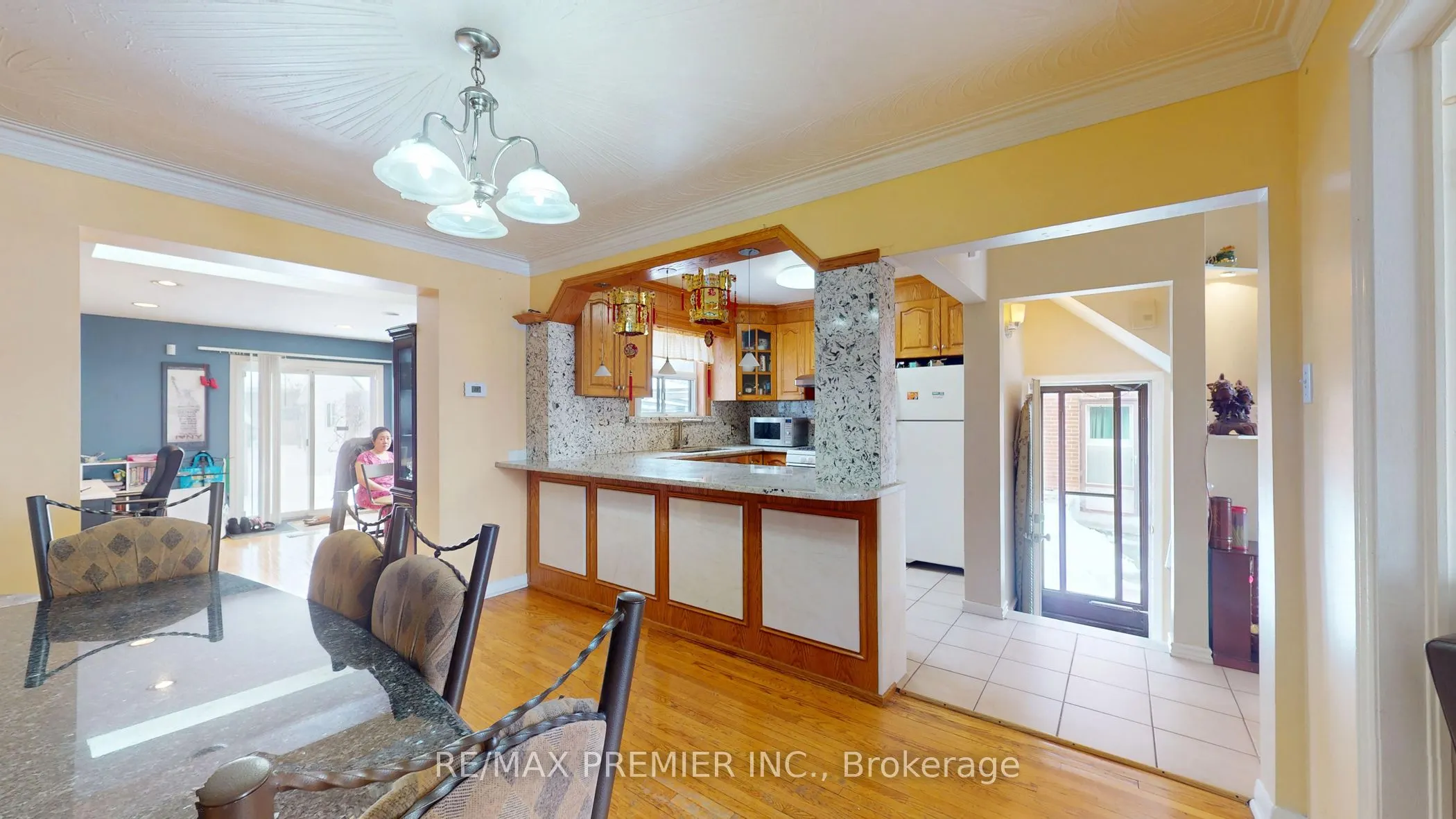 32 Marlington Crescent