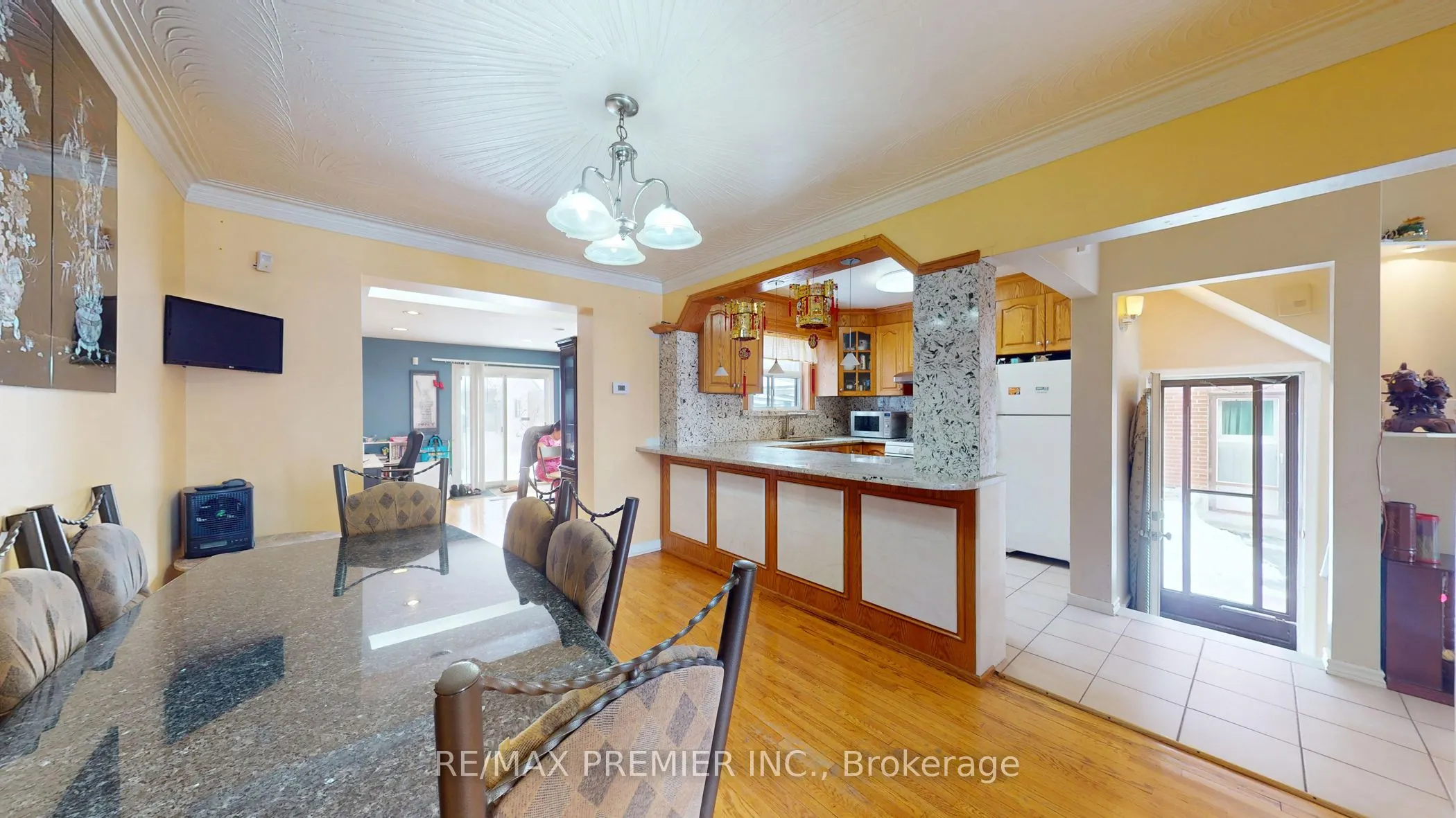 32 Marlington Crescent