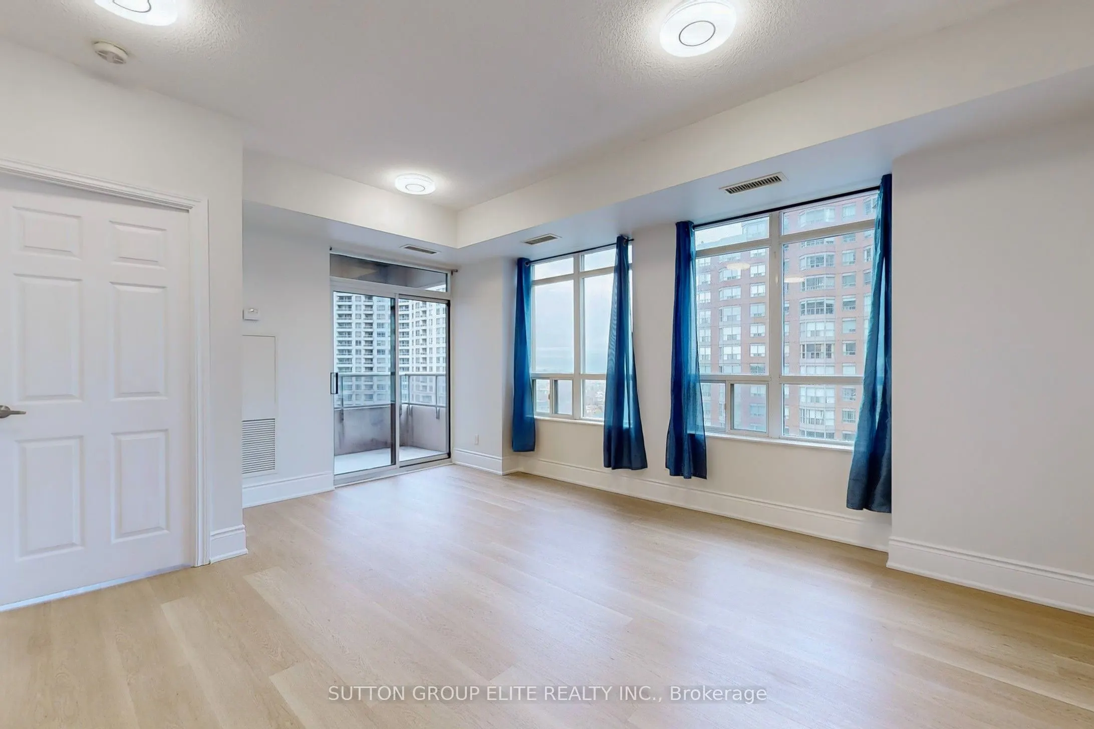 310 Burnhamthorpe Road W, #1511