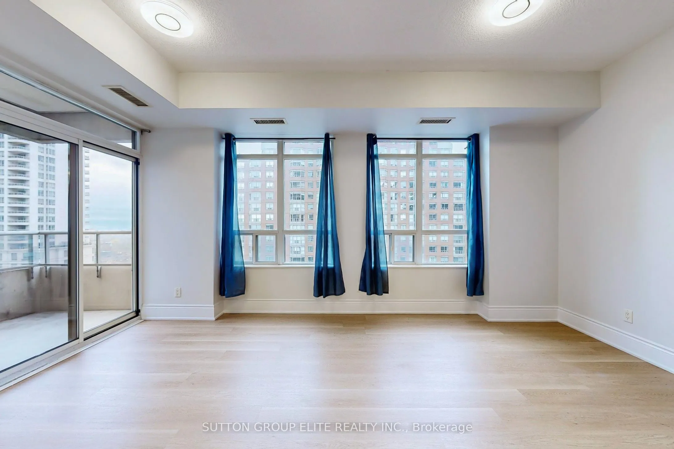 310 Burnhamthorpe Road W, #1511
