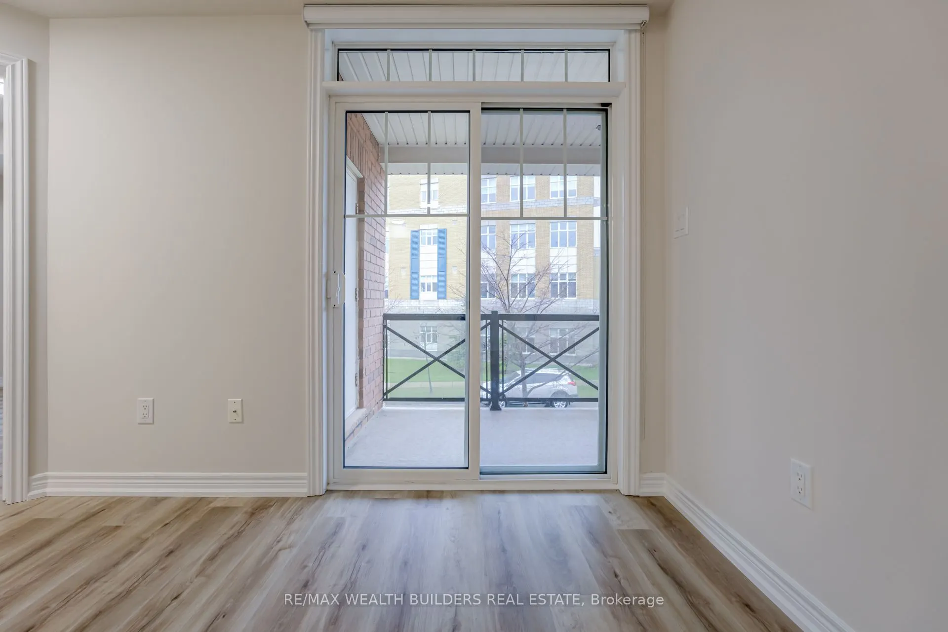 2333 Sawgrass Drive, #202