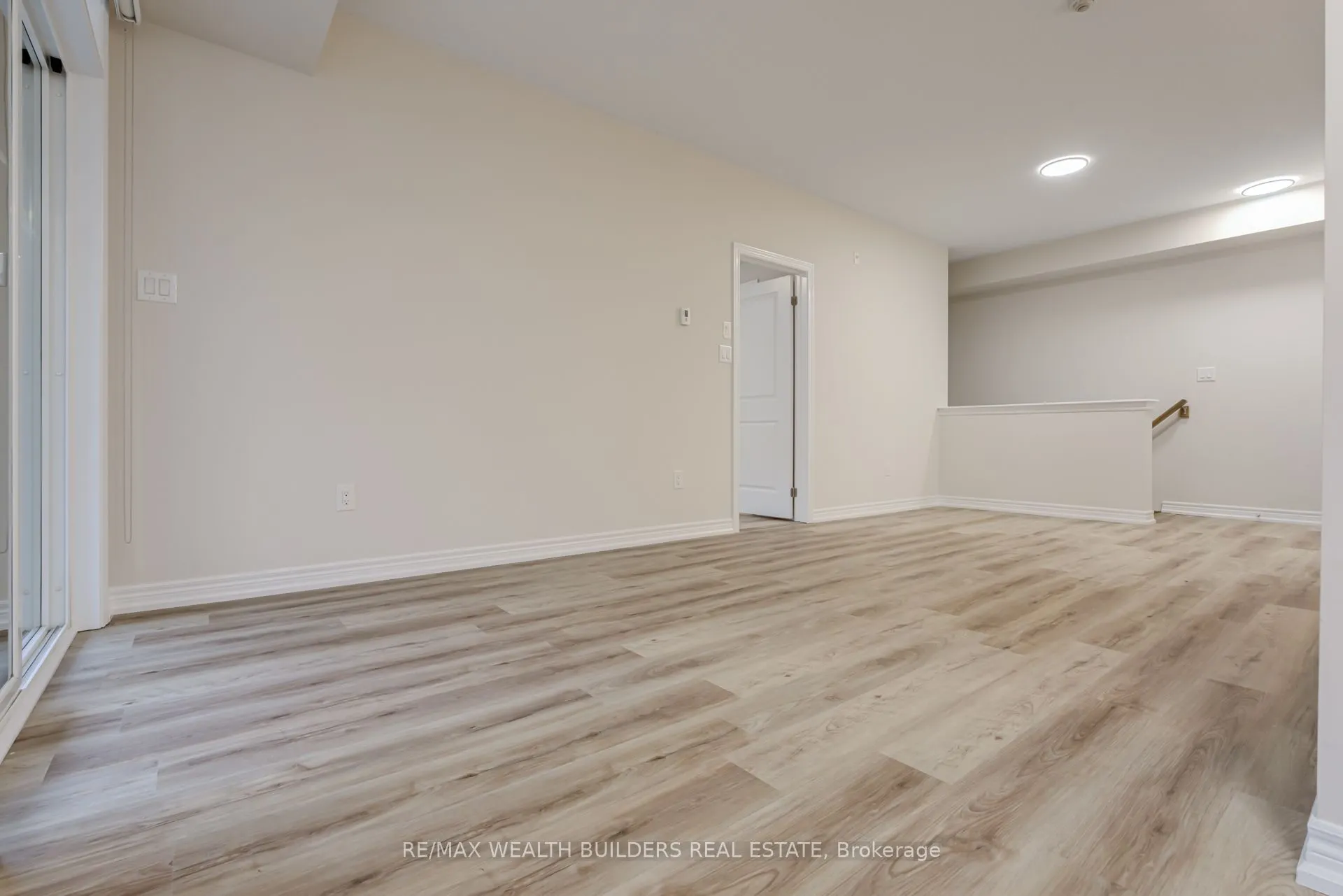 2333 Sawgrass Drive, #202