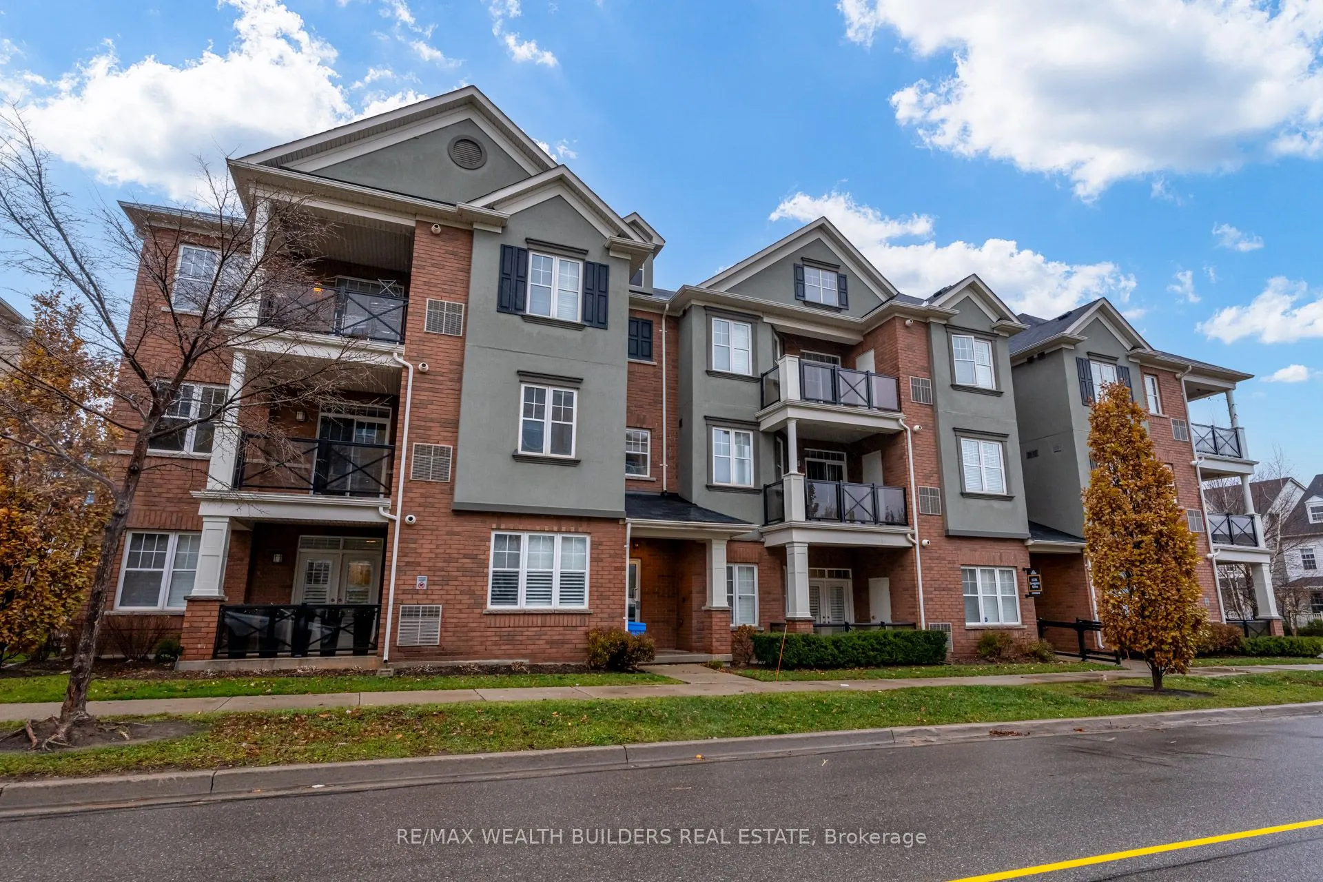 2333 Sawgrass Drive, #202
