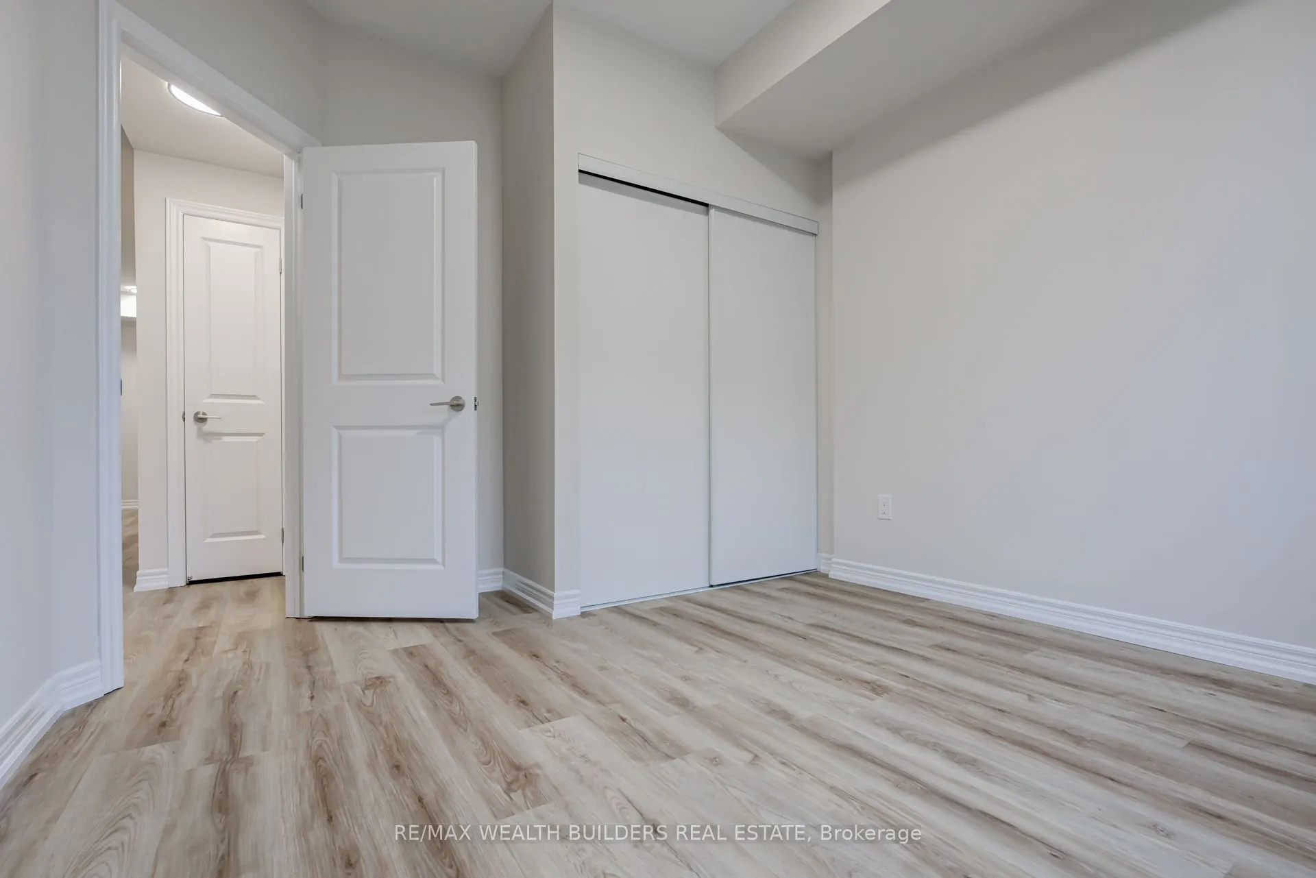 2333 Sawgrass Drive, #202