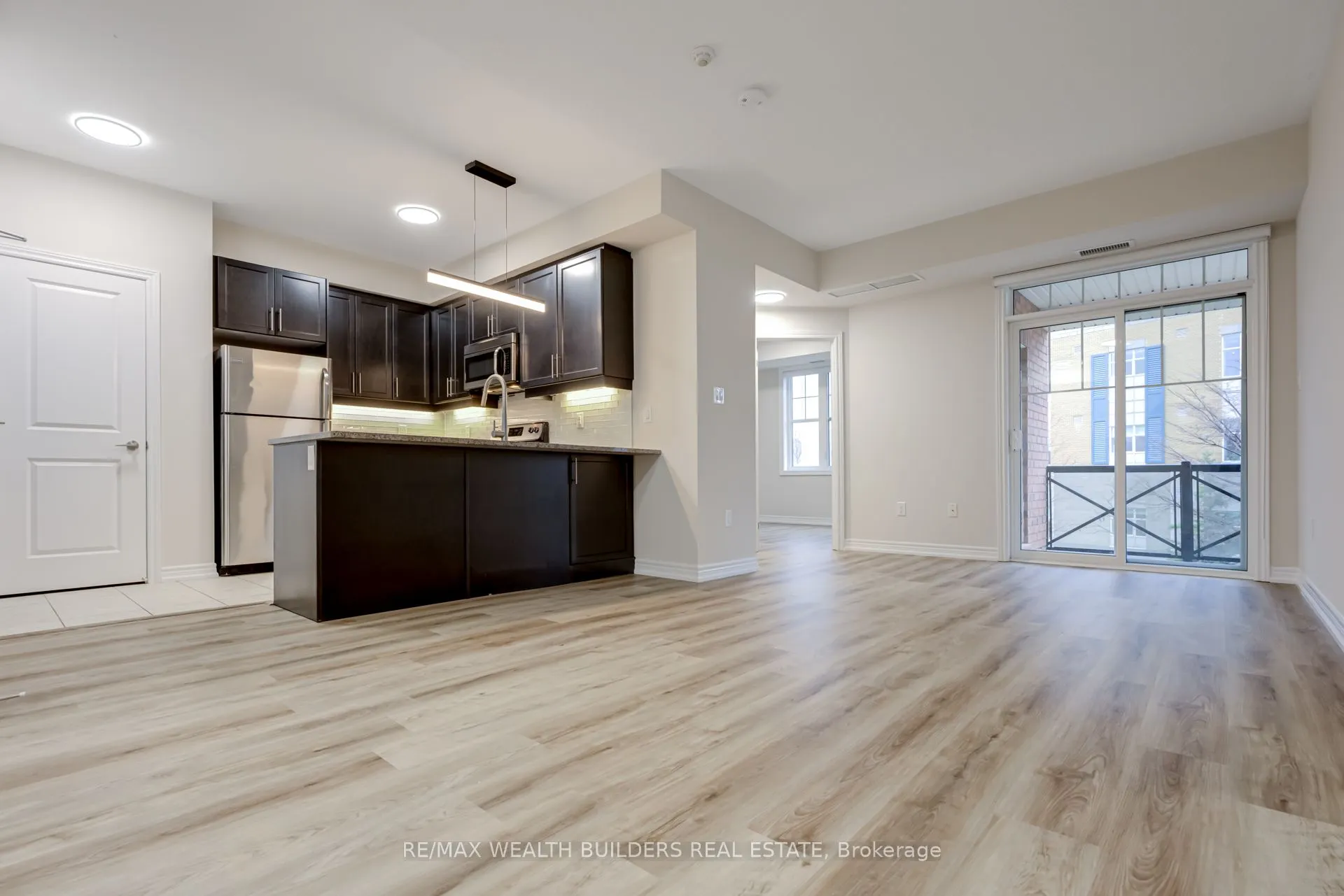 2333 Sawgrass Drive, #202