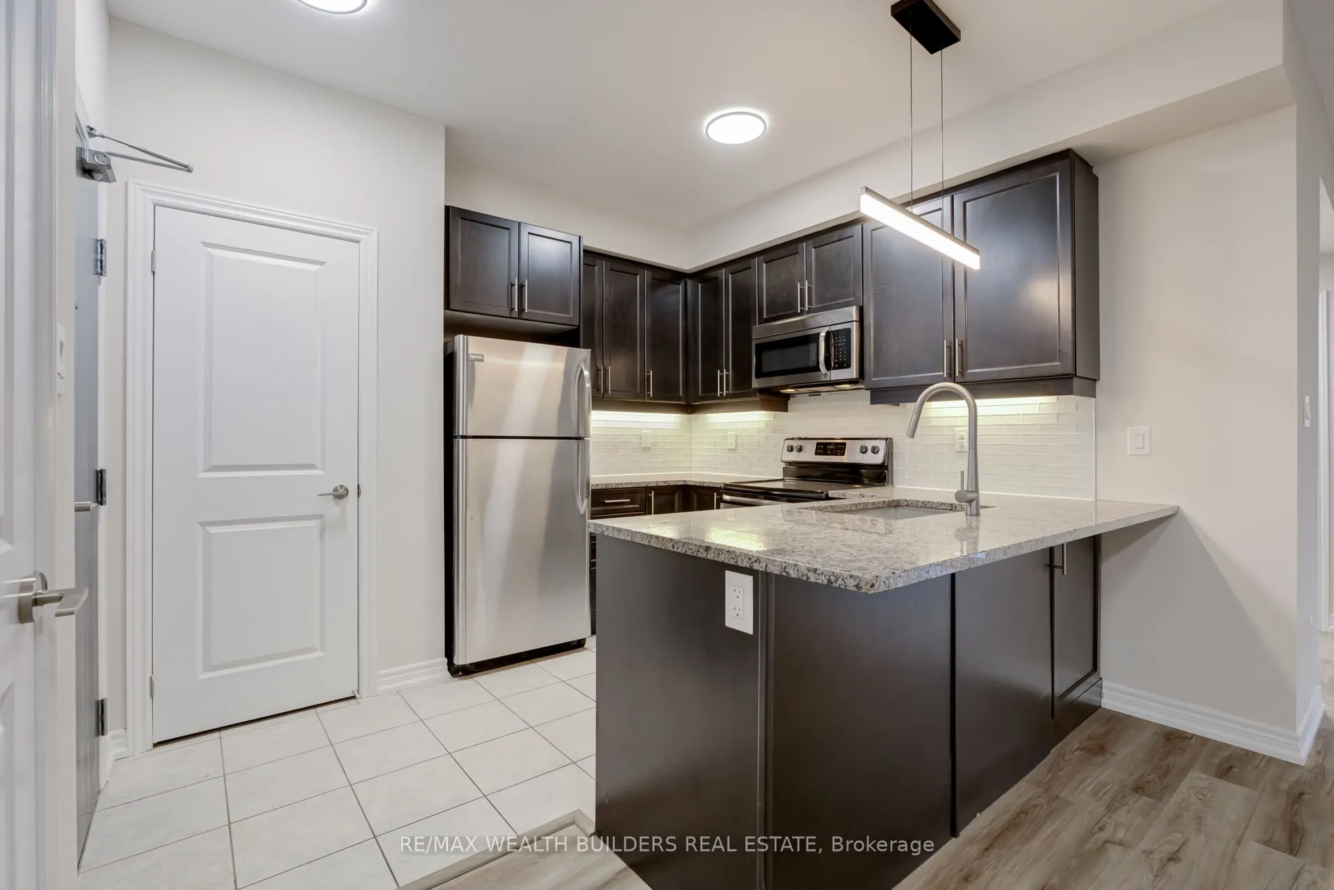 2333 Sawgrass Drive, #202