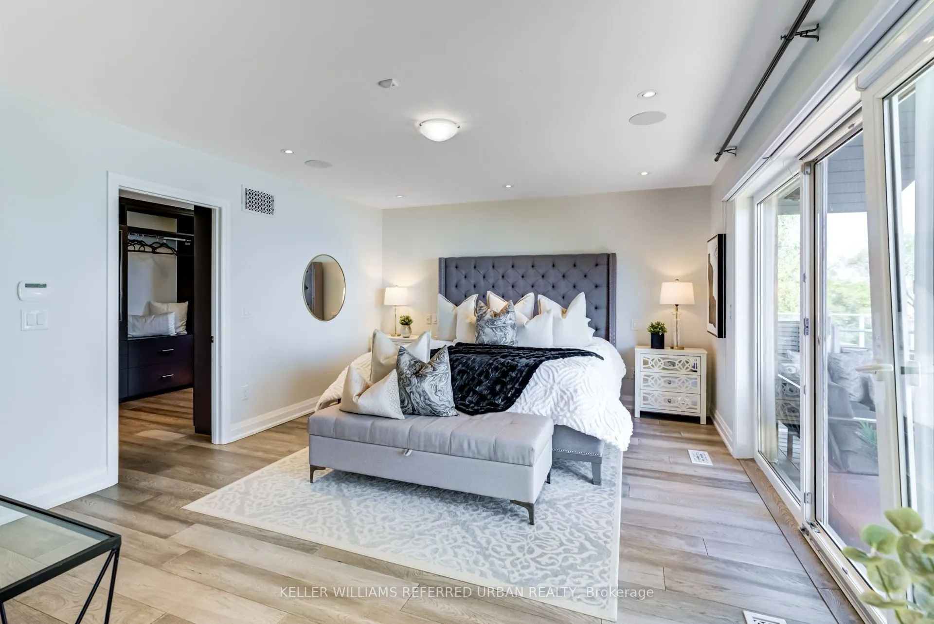 399 Lake Promenade
