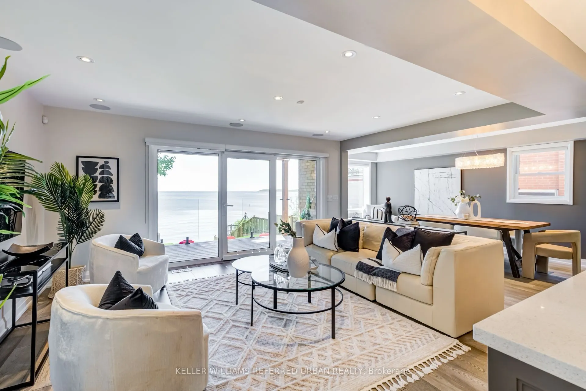 399 Lake Promenade