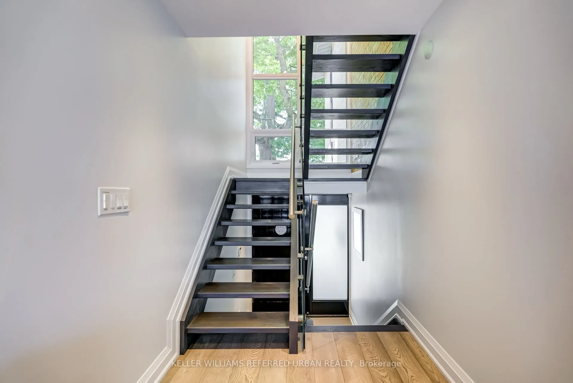 399 Lake Promenade