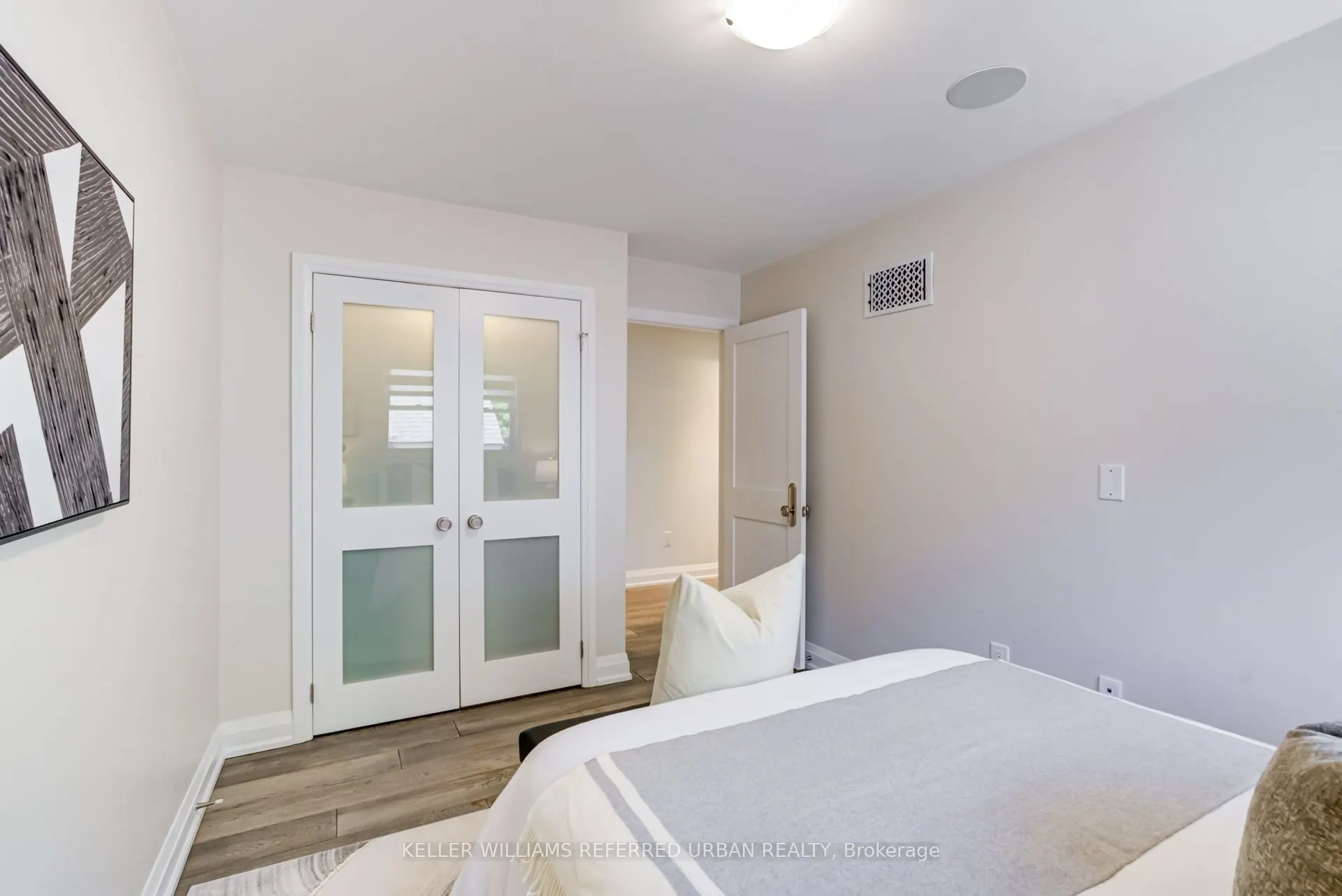 399 Lake Promenade