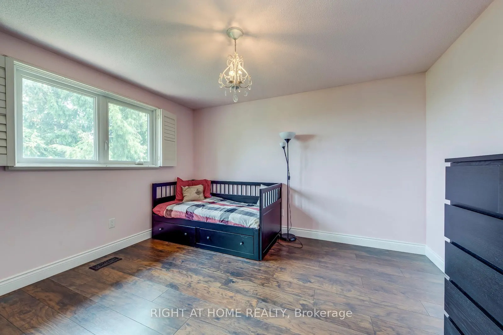 70 De Rose Avenue