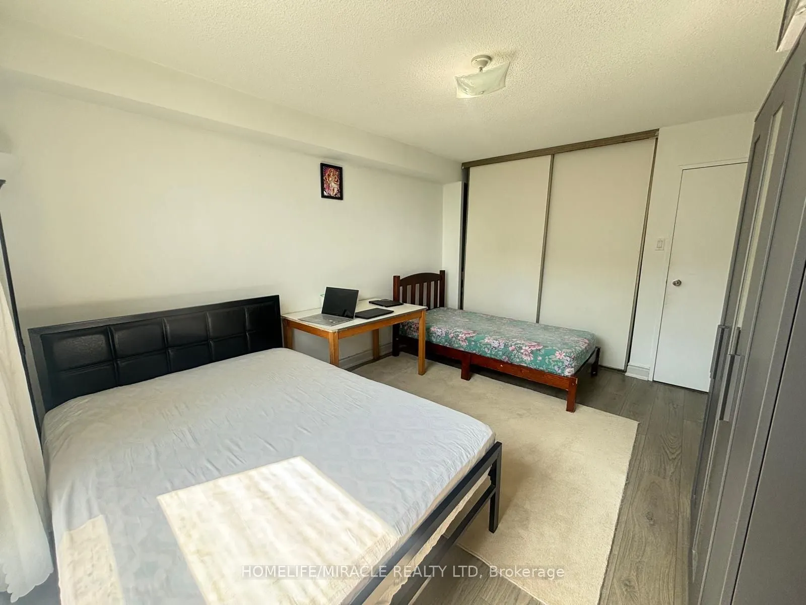 4 King Cross Road, #1106