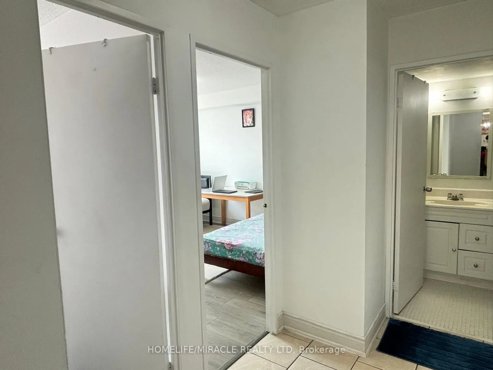 4 King Cross Road, #1106