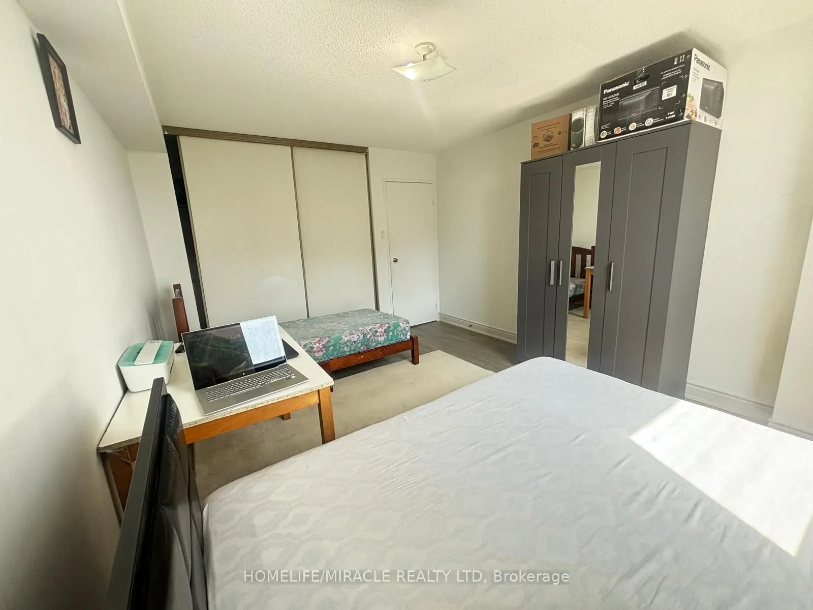 4 King Cross Road, #1106