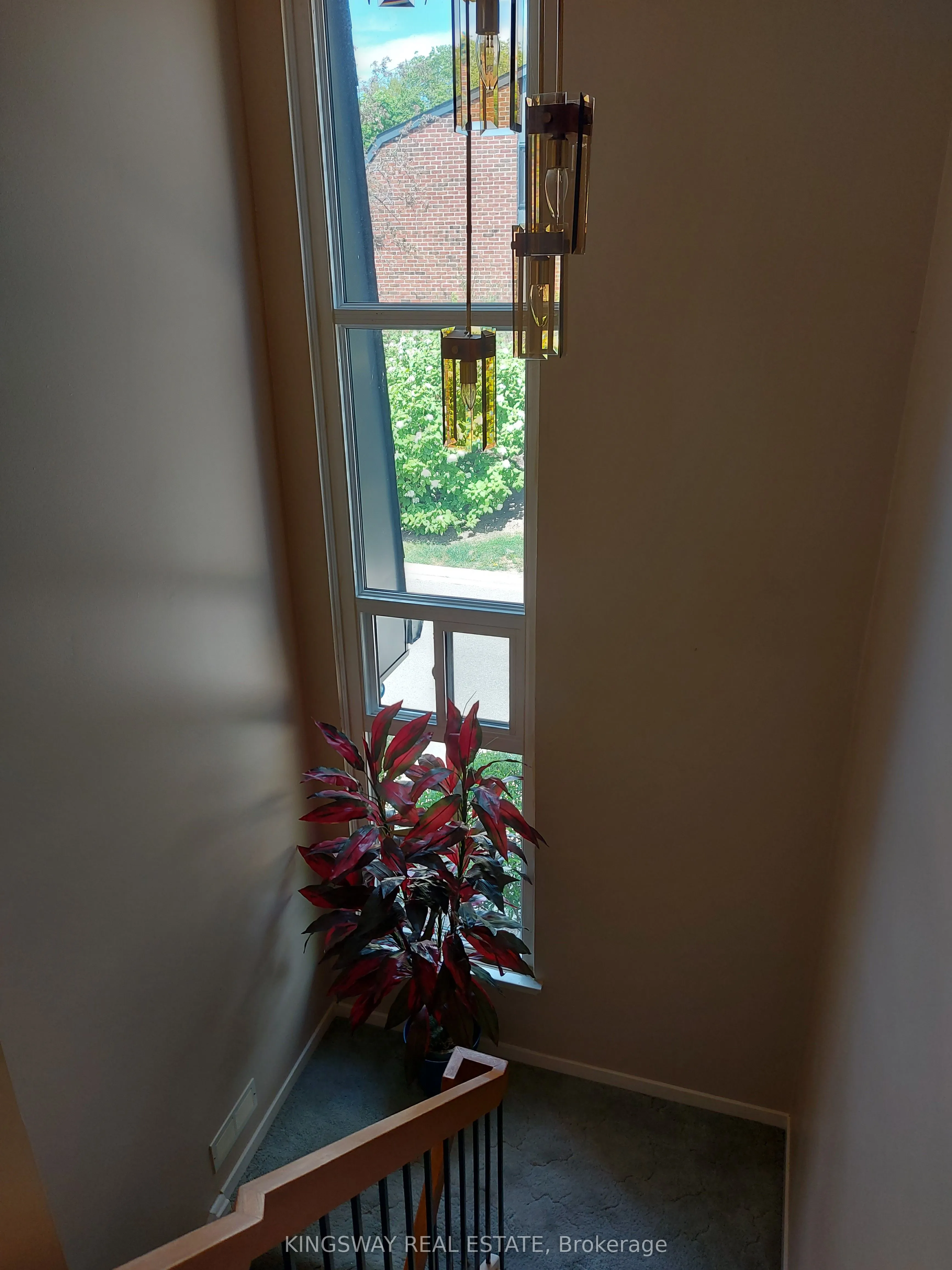 20 Mineola Road E, #101