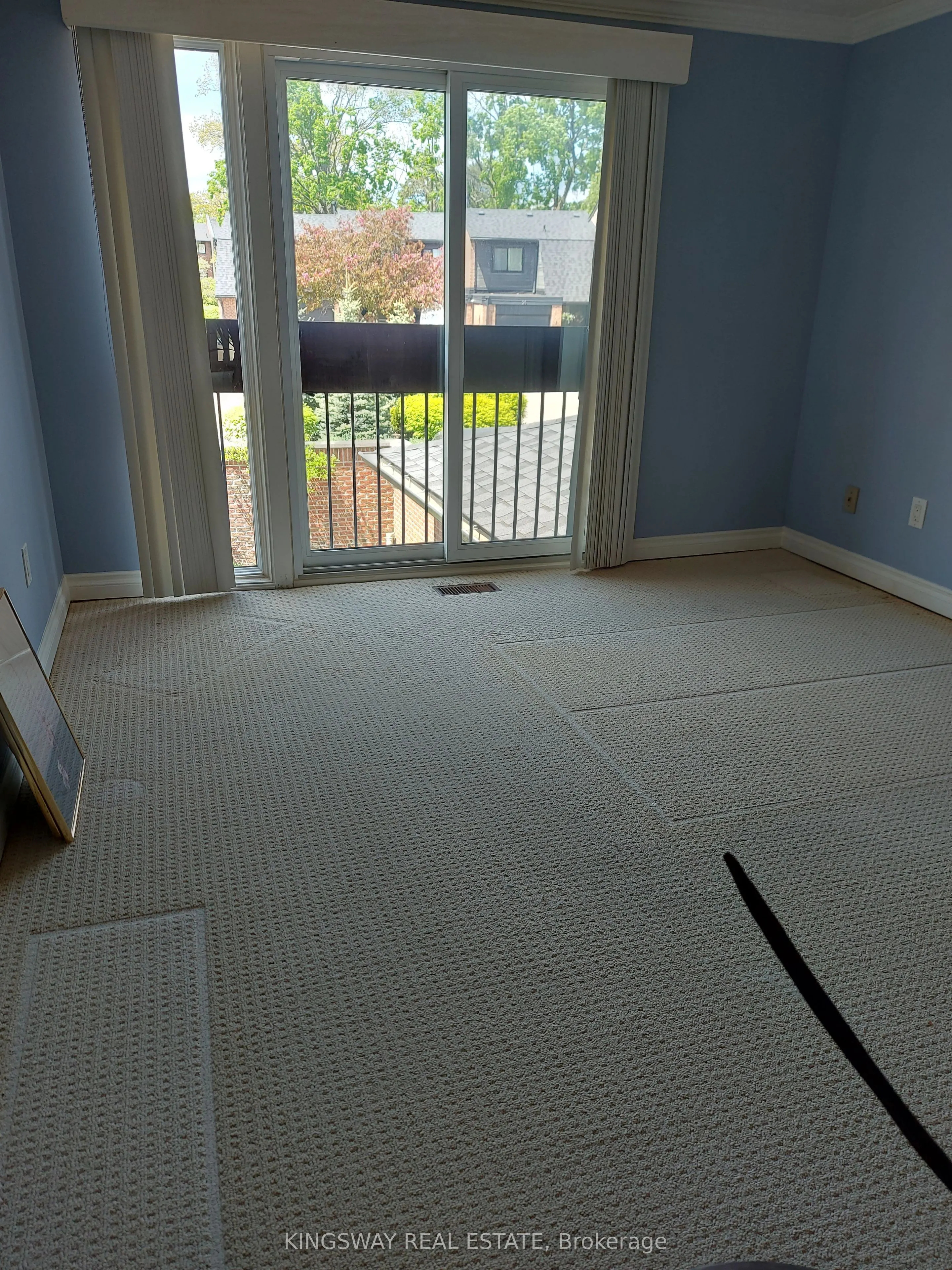 20 Mineola Road E, #101