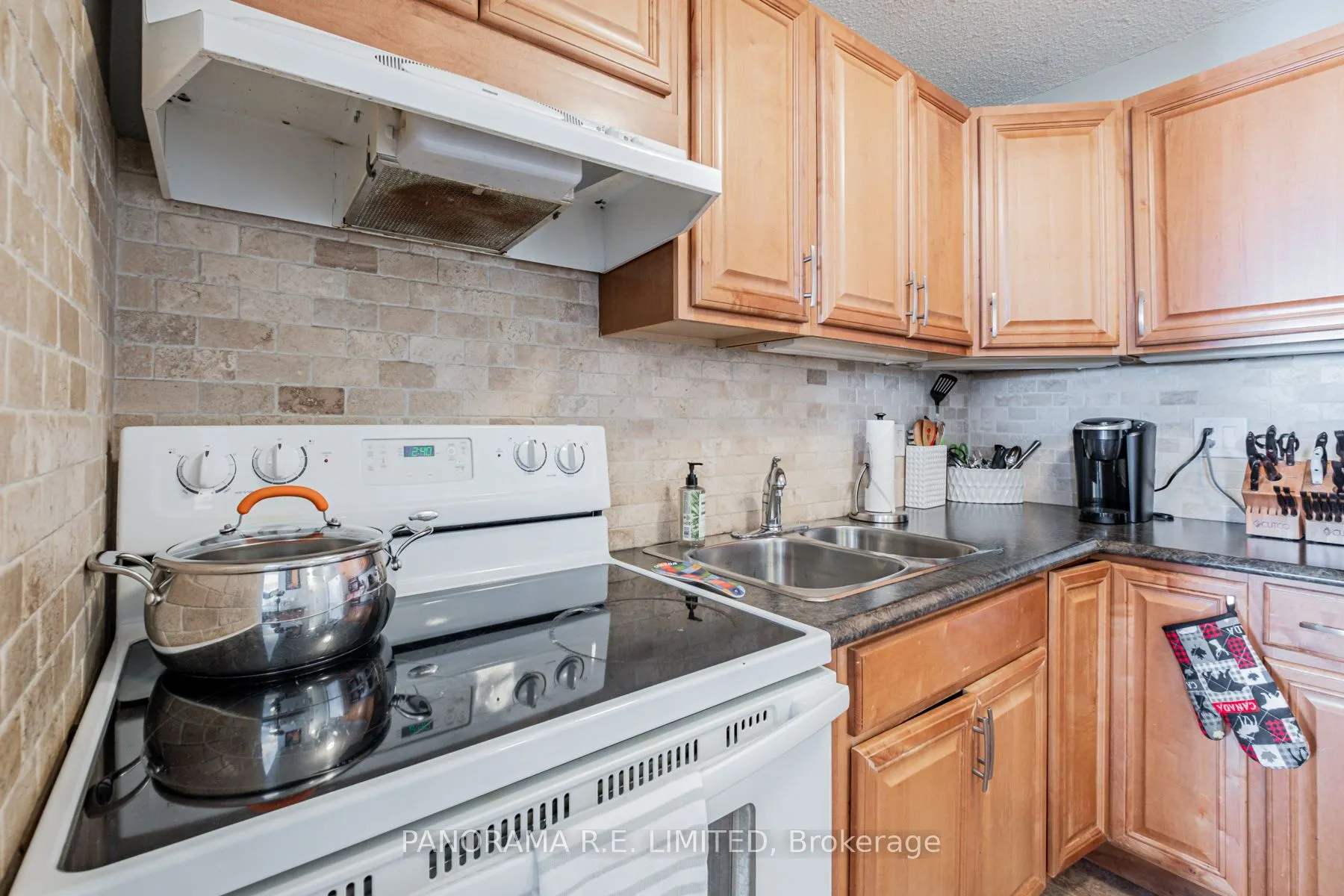 3814A Bloor Street W, #1