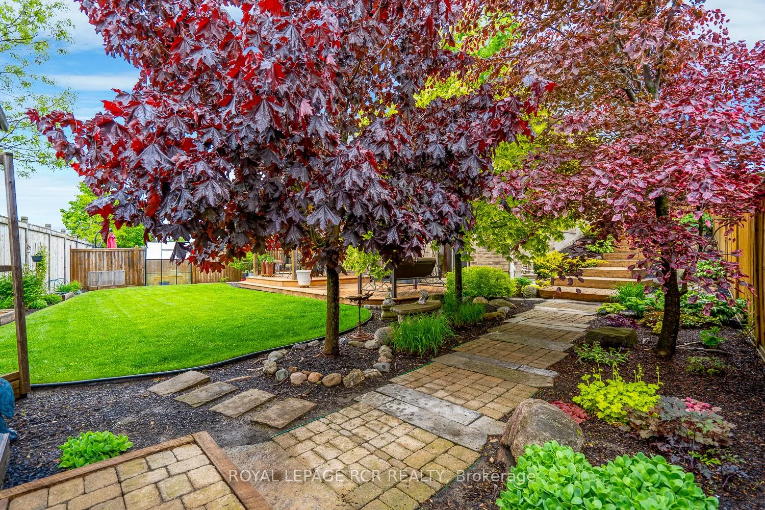 39 Dinnick Crescent