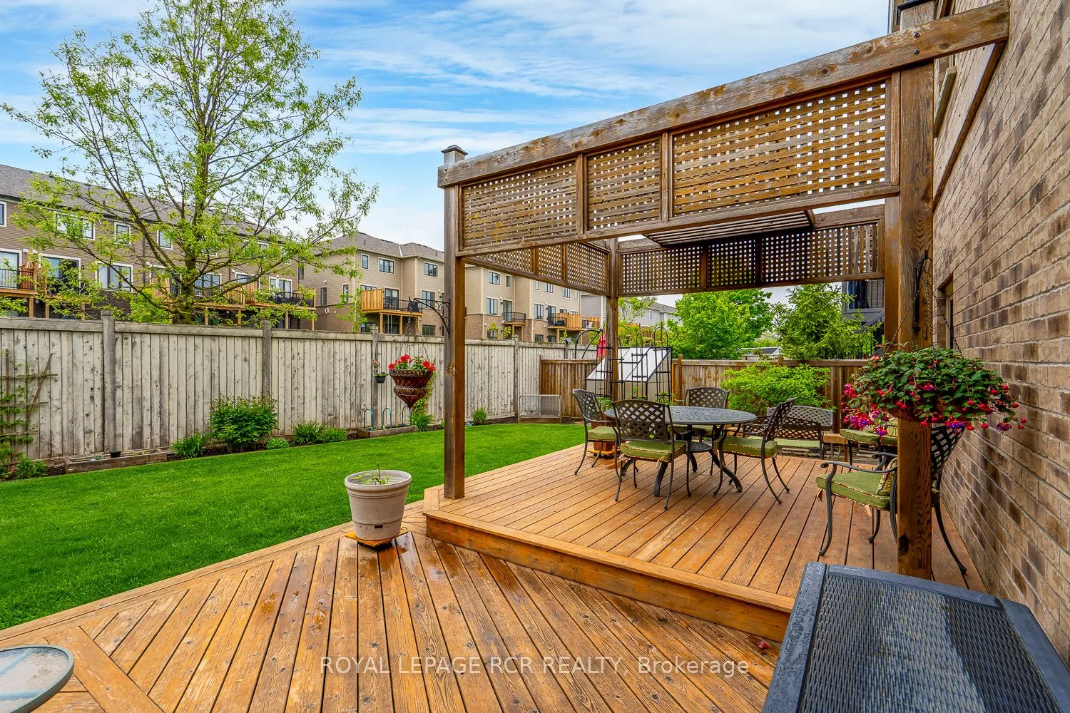39 Dinnick Crescent