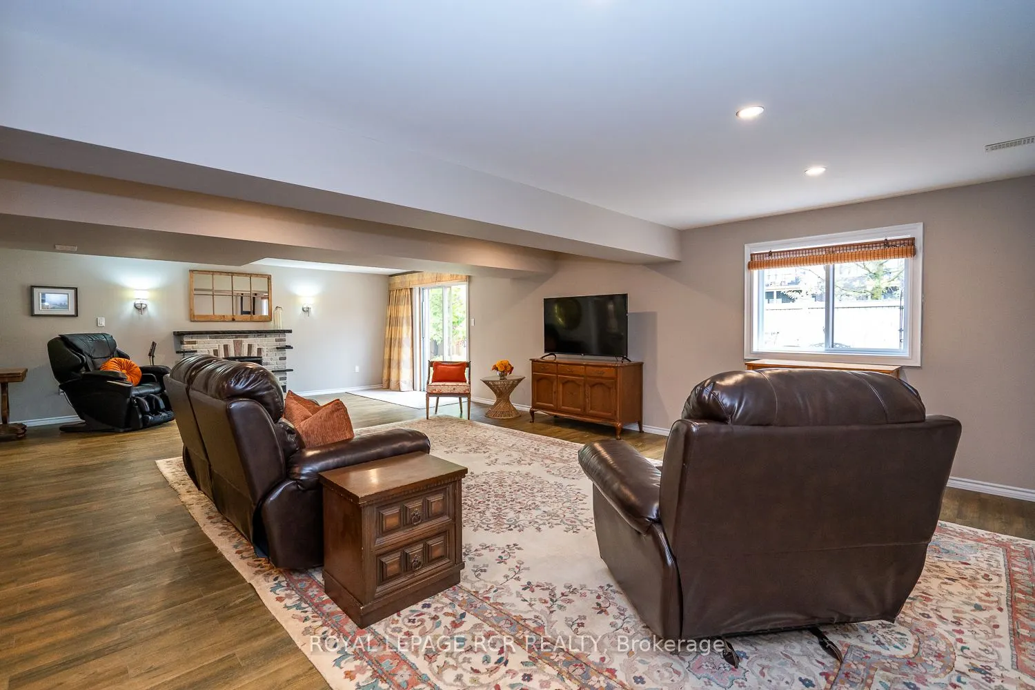 39 Dinnick Crescent