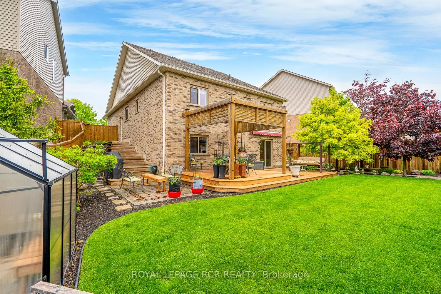 39 Dinnick Crescent
