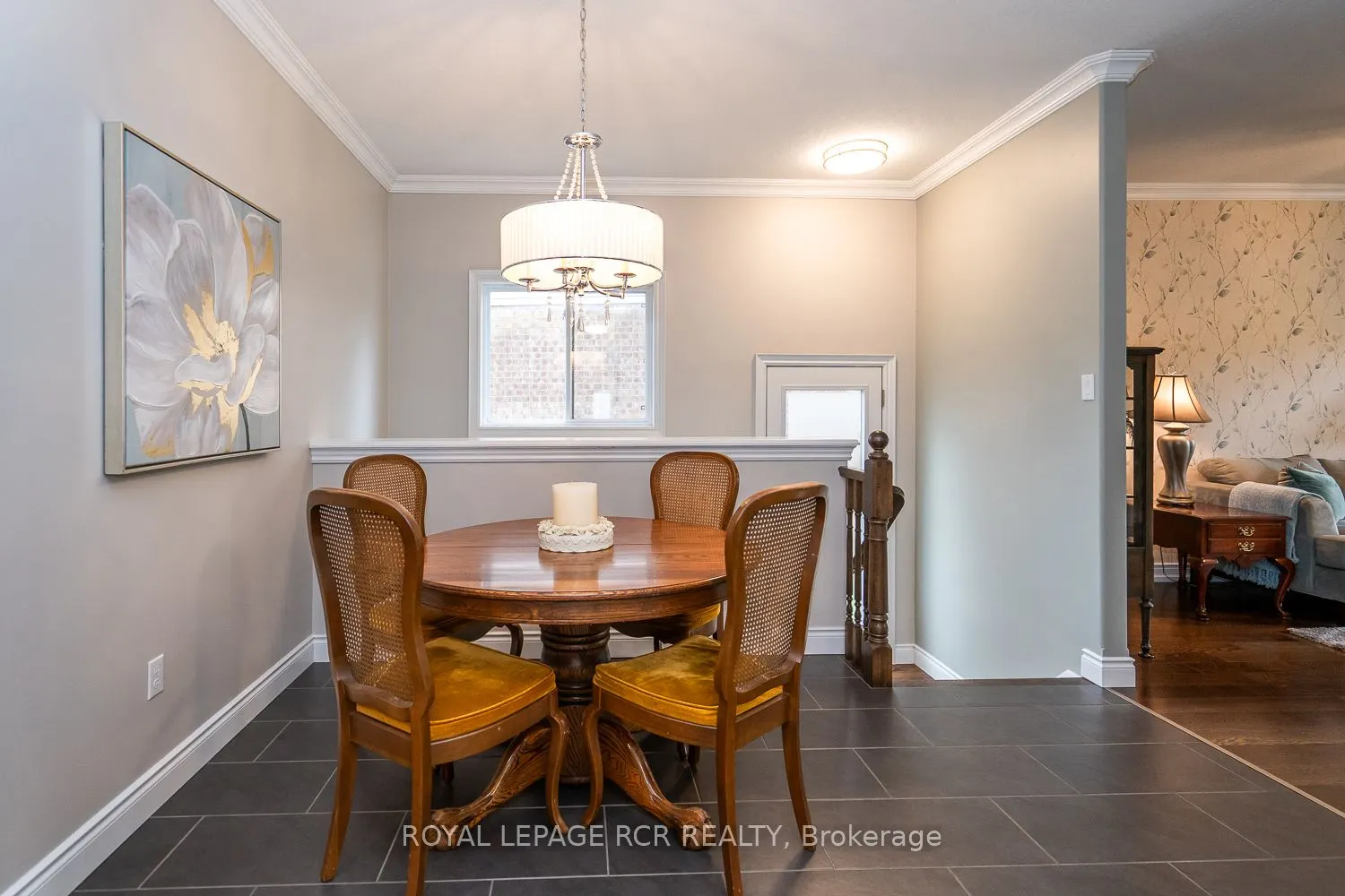 39 Dinnick Crescent