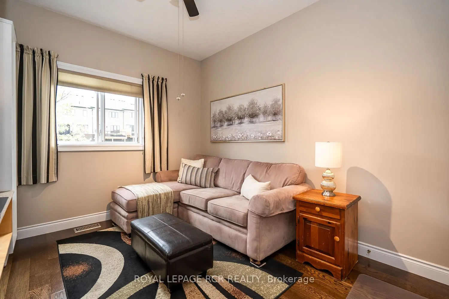 39 Dinnick Crescent