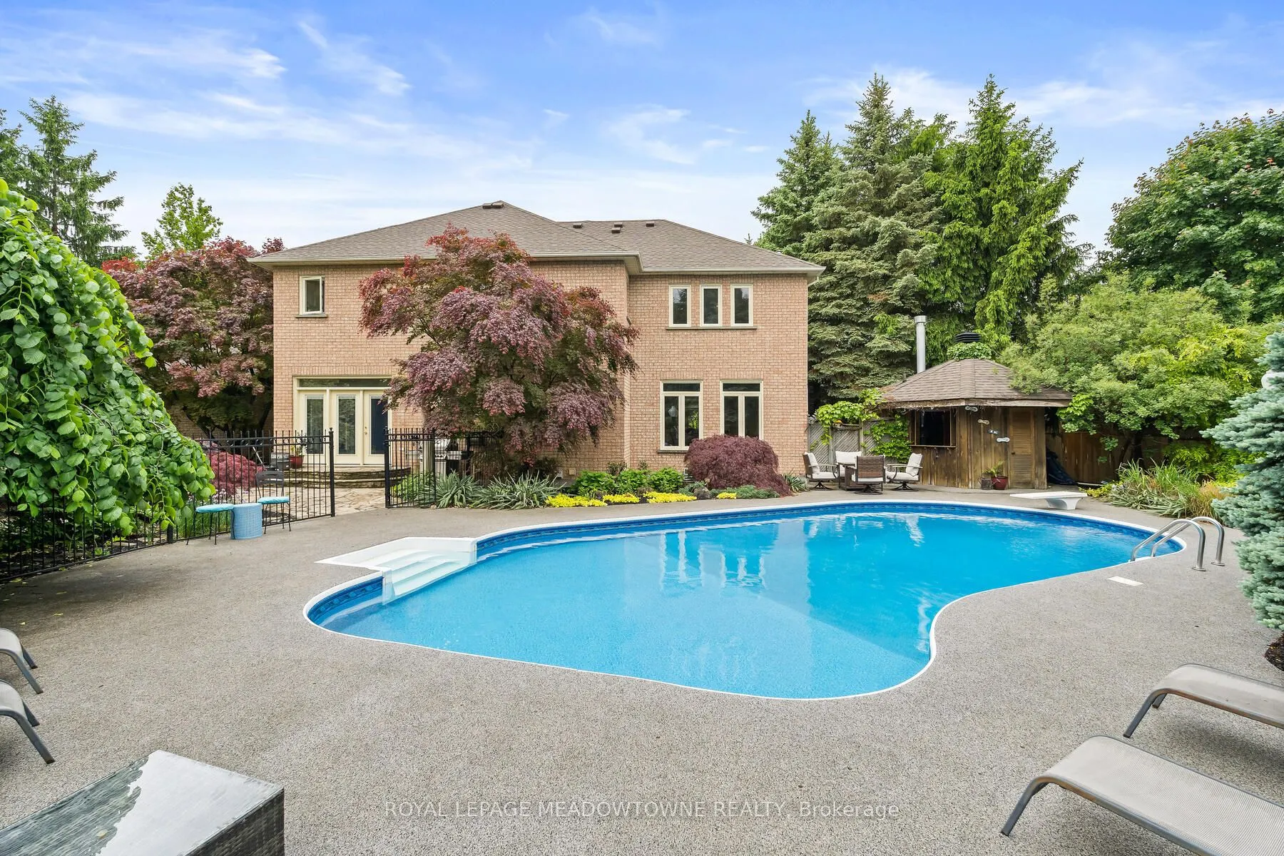 3 Thomas Court