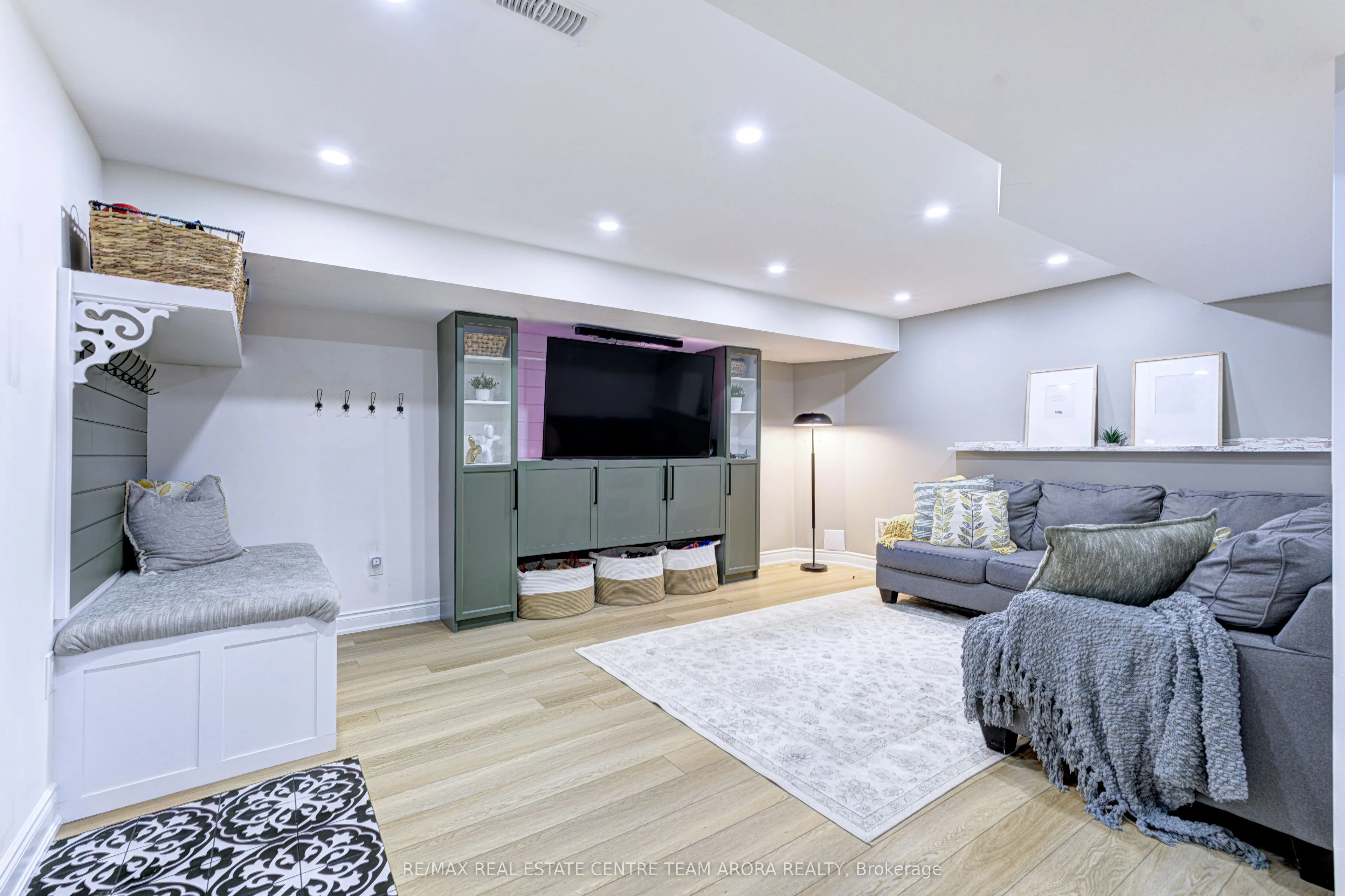 8 Haywood Drive