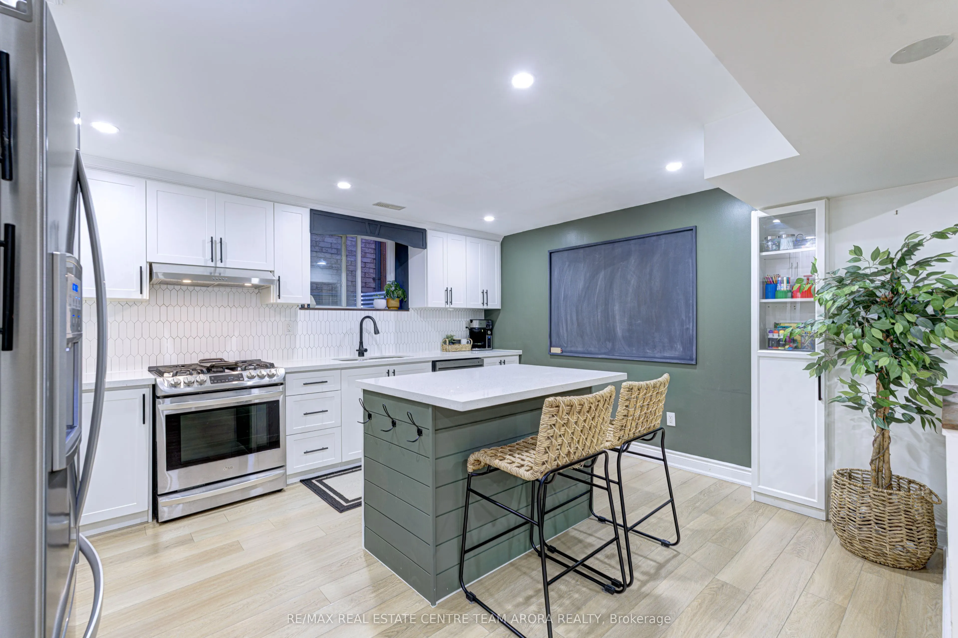 8 Haywood Drive