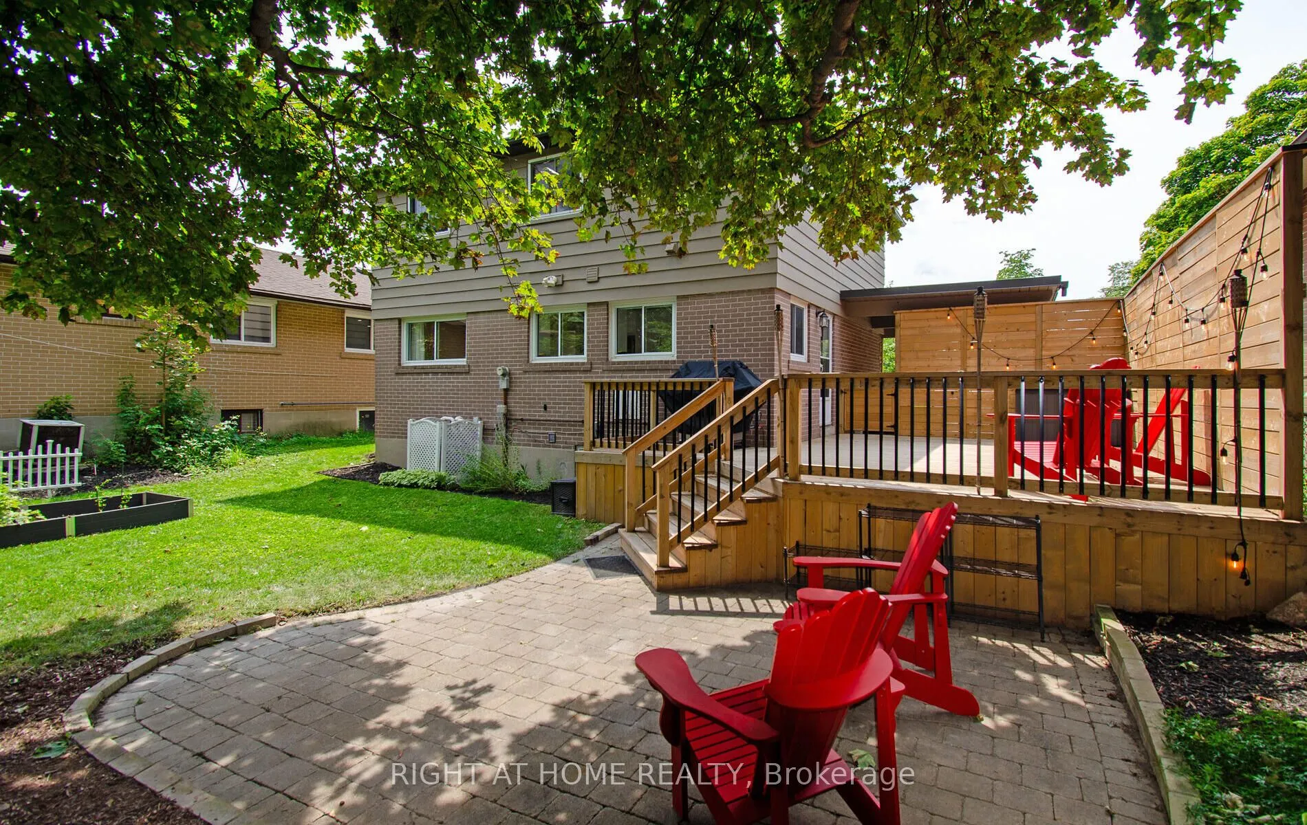 164 McMurchy Avenue S